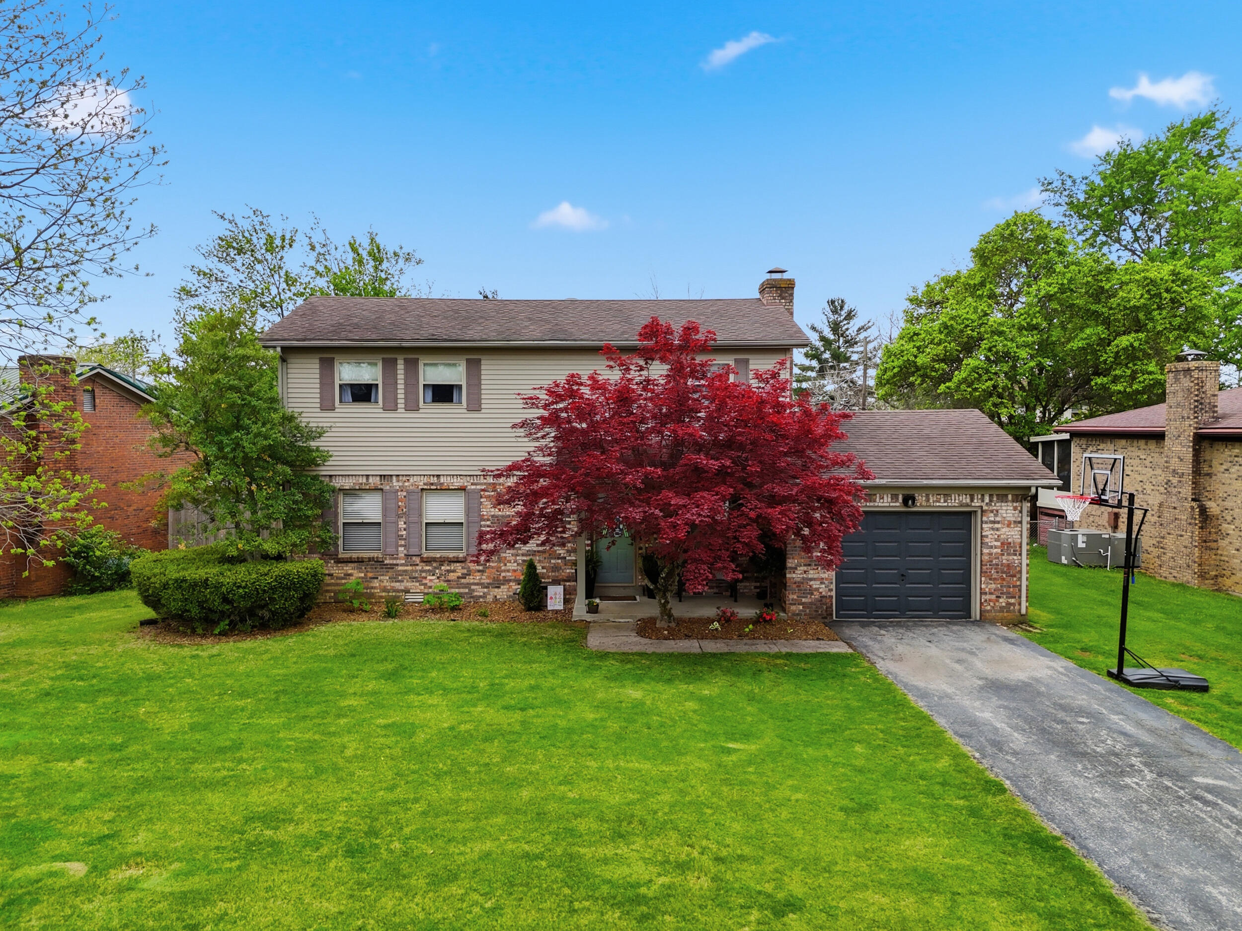 200 Martin Drive Property Photo 2