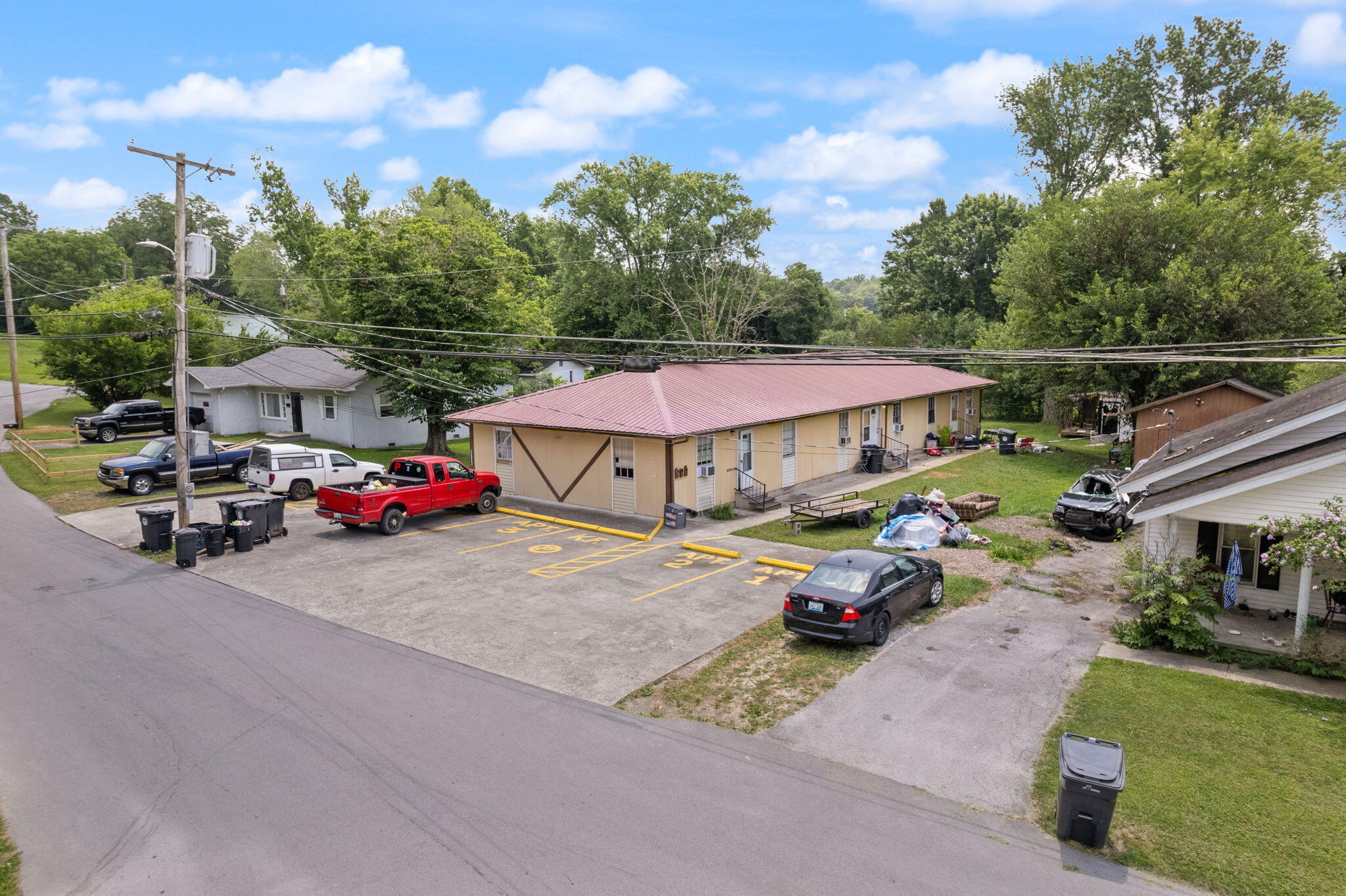 823 Engineer Street Property Photo 4