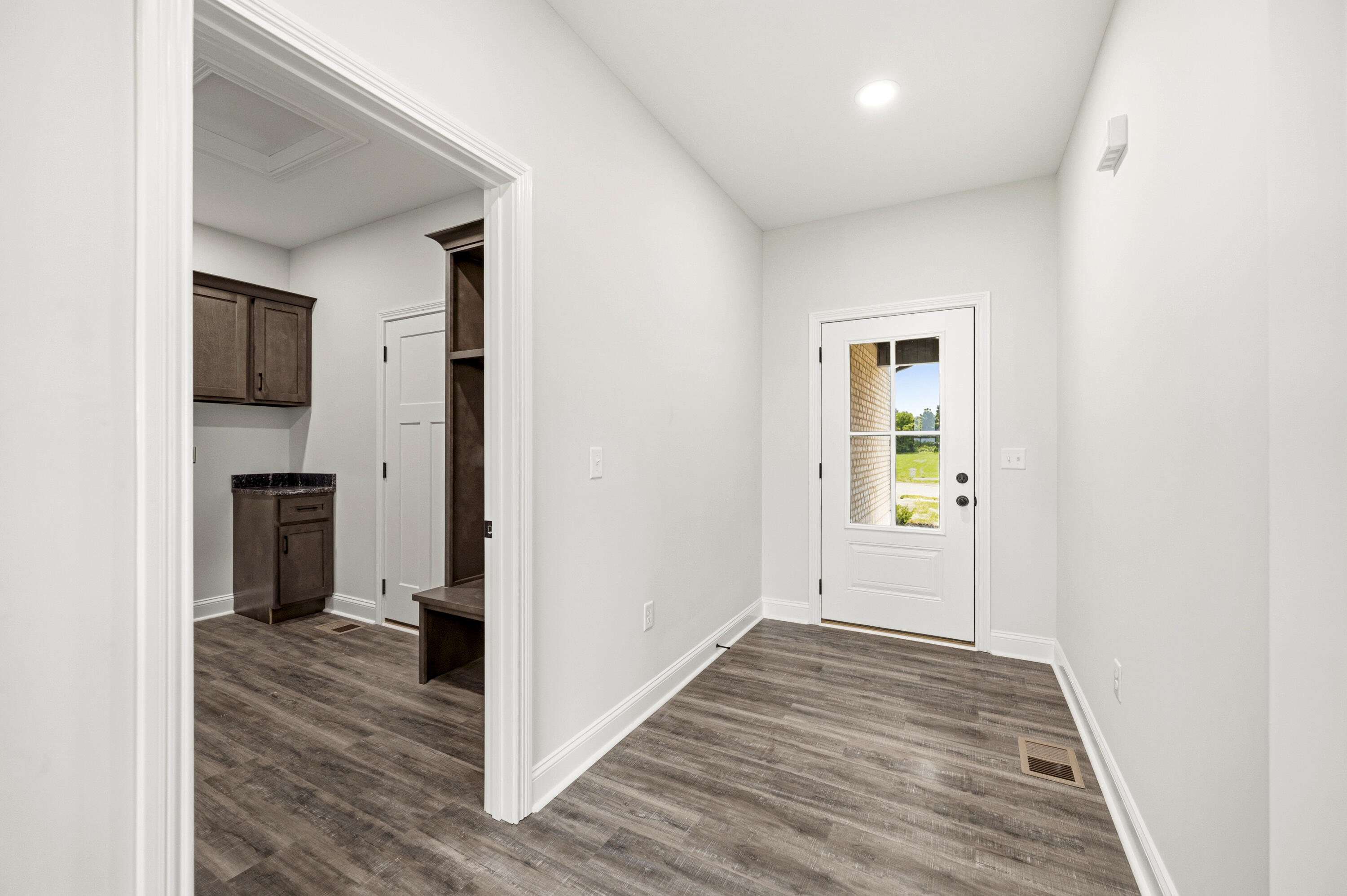 105 Dawn Court Property Photo 4