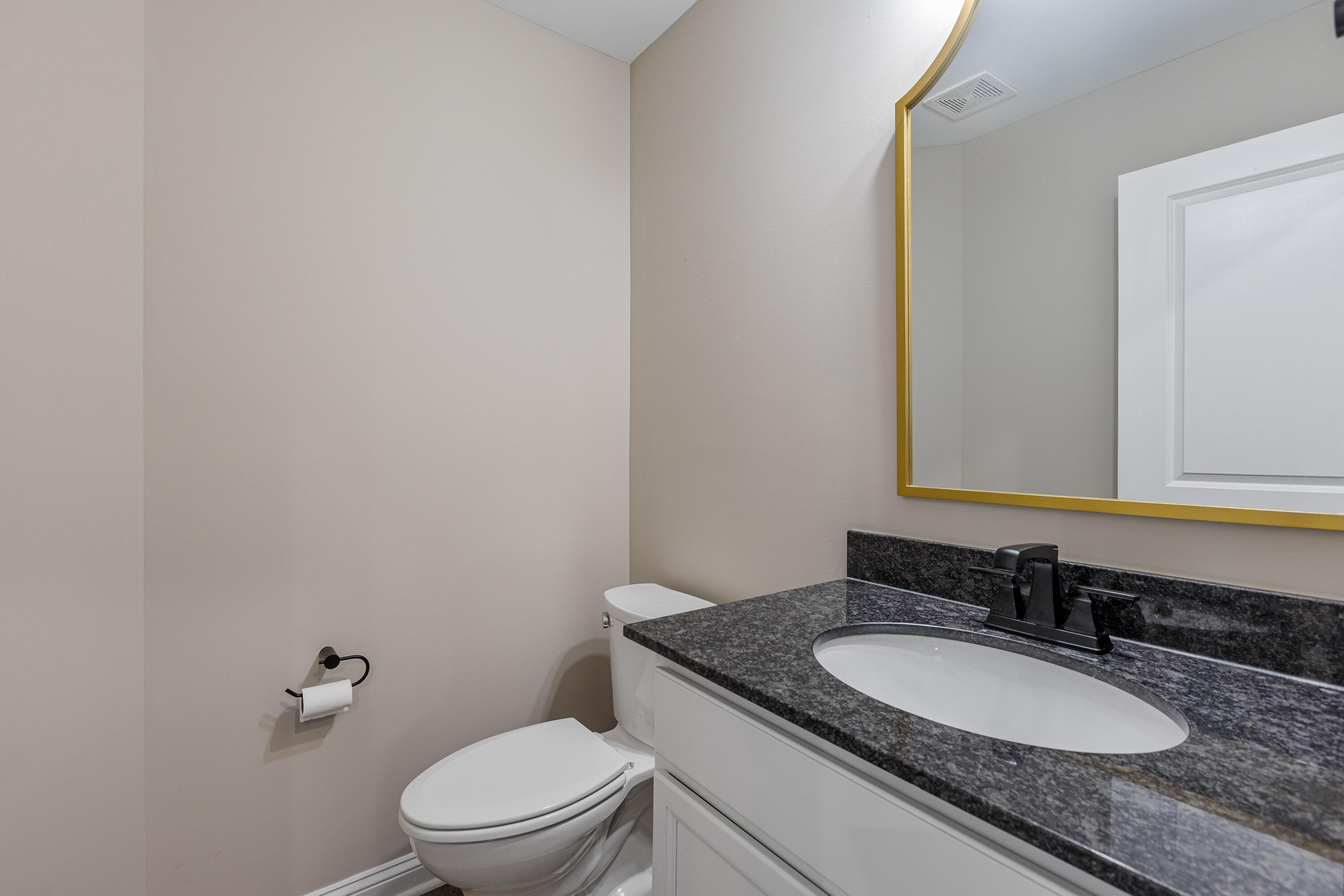 501 Friendly Avenue Property Photo 20