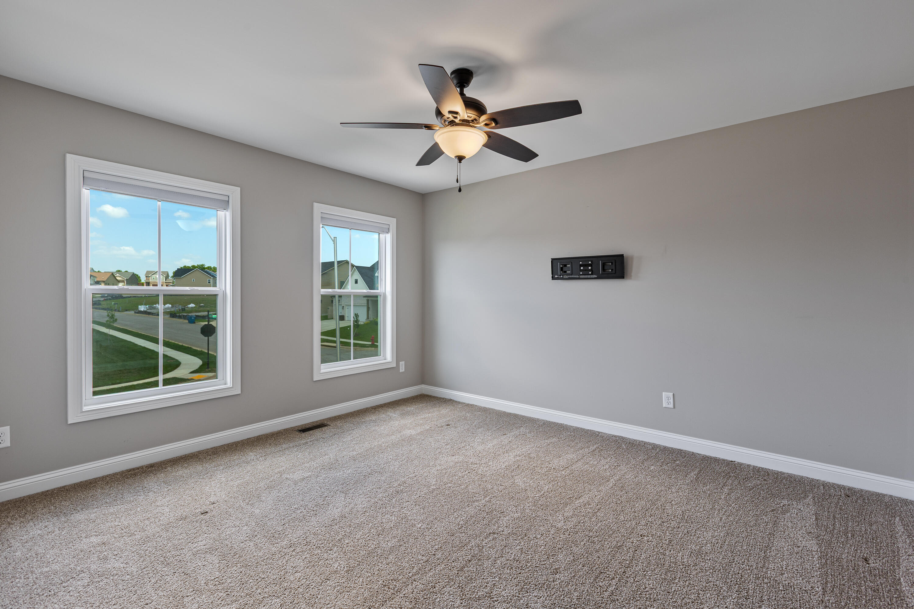 501 Friendly Avenue Property Photo 33