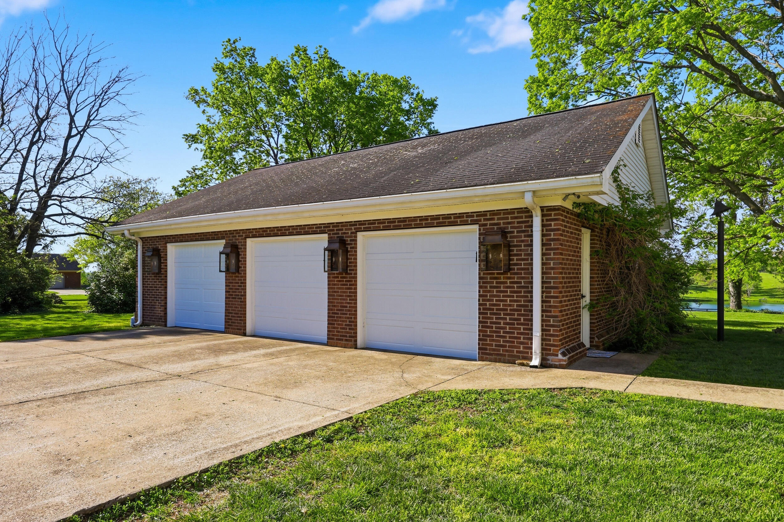 6208 Old Richmond Road Property Photo 7