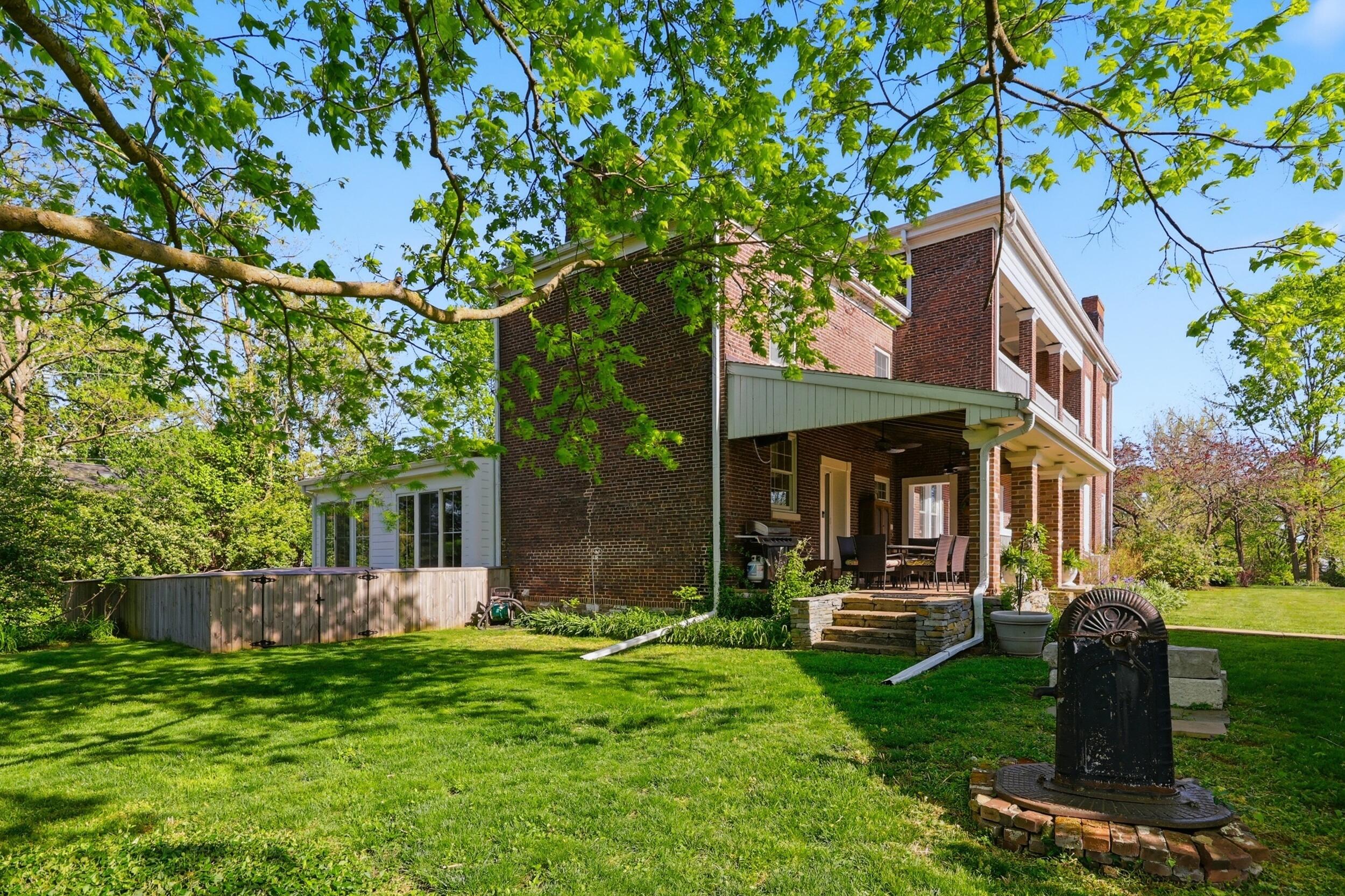 6208 Old Richmond Road Property Photo 8