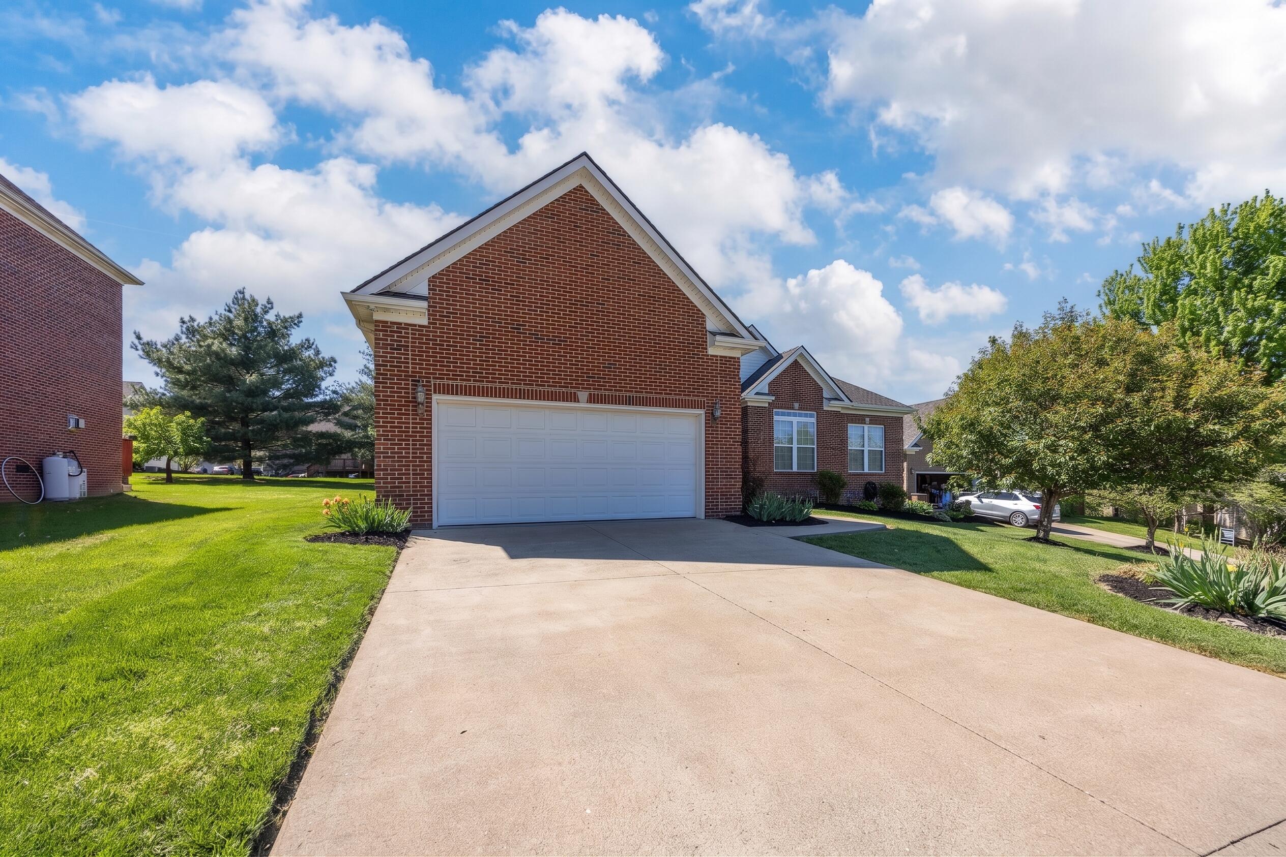 111 Cedar Stream Drive Property Photo 4