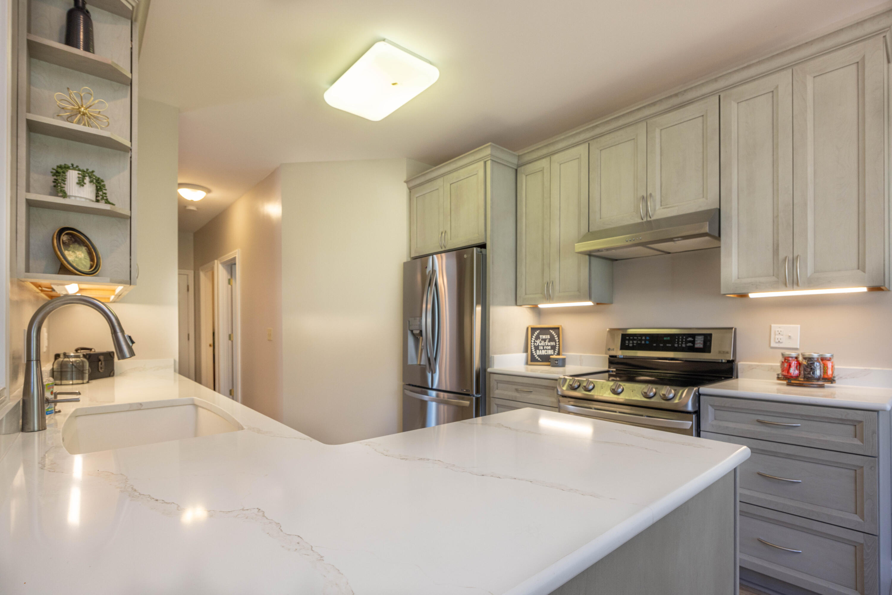 111 Cedar Stream Drive Property Photo 17