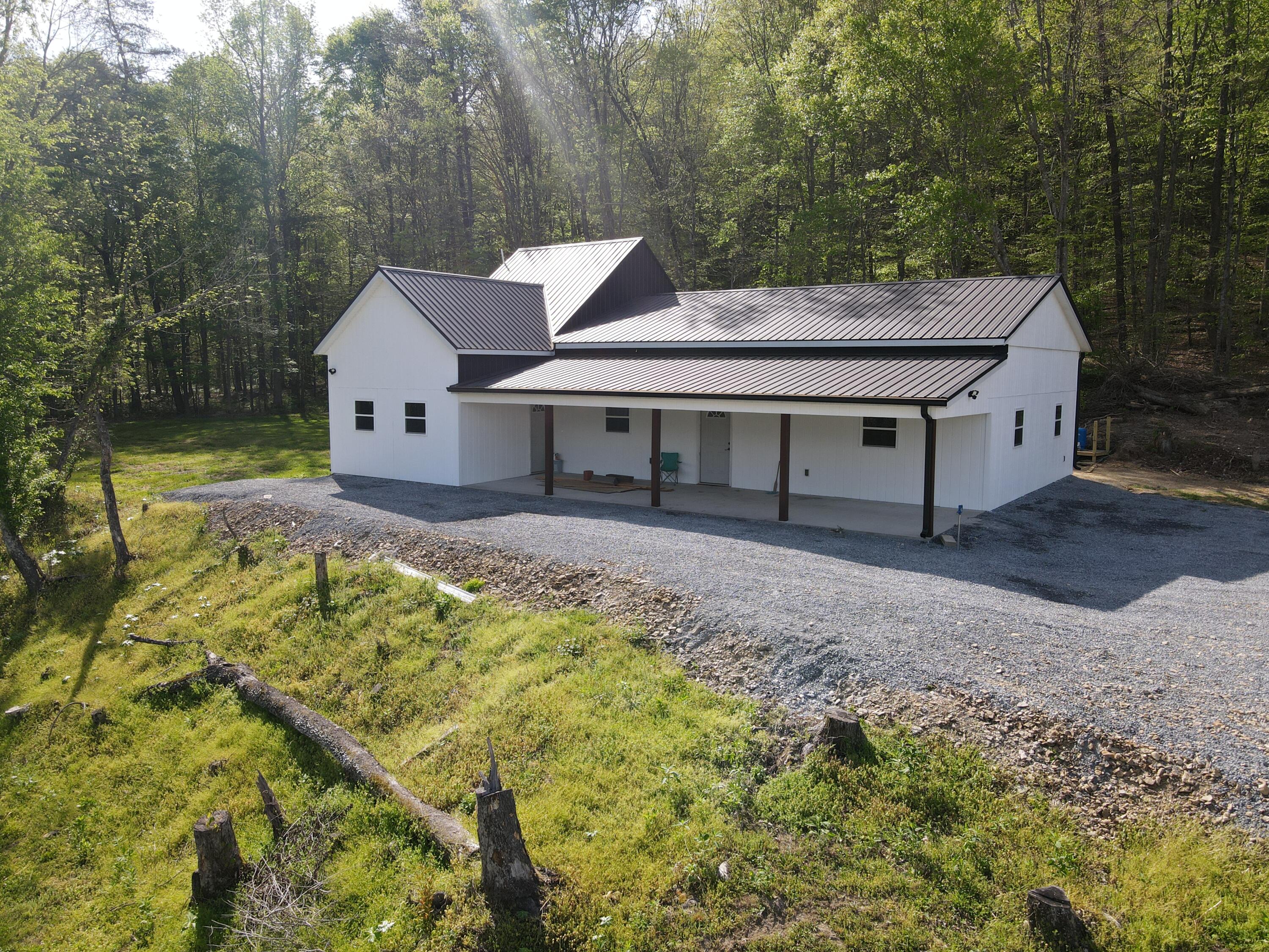 2748 Damron Creek Road Property Photo 1