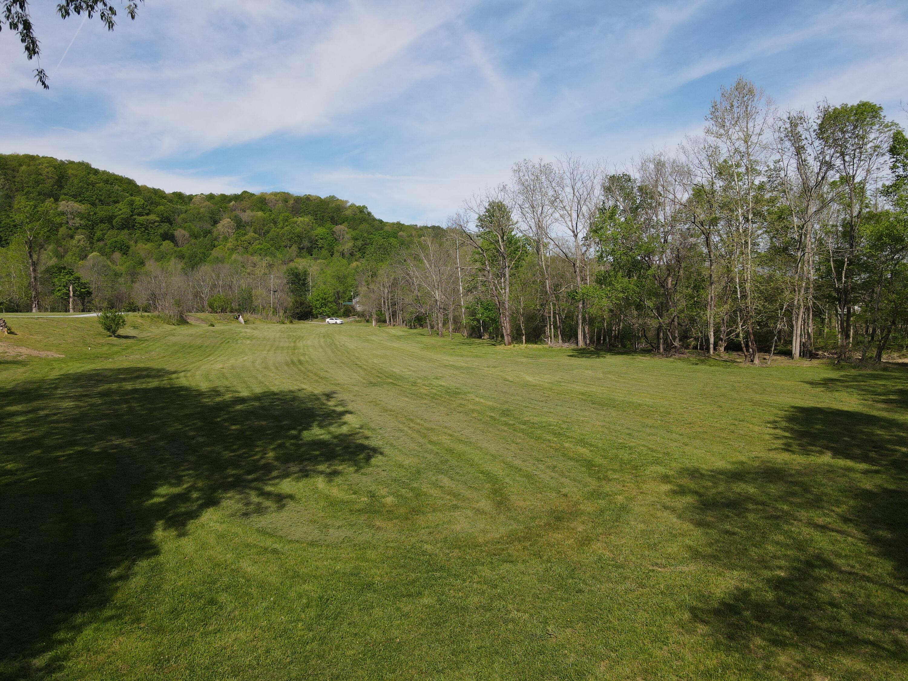 2748 Damron Creek Road Property Photo 3