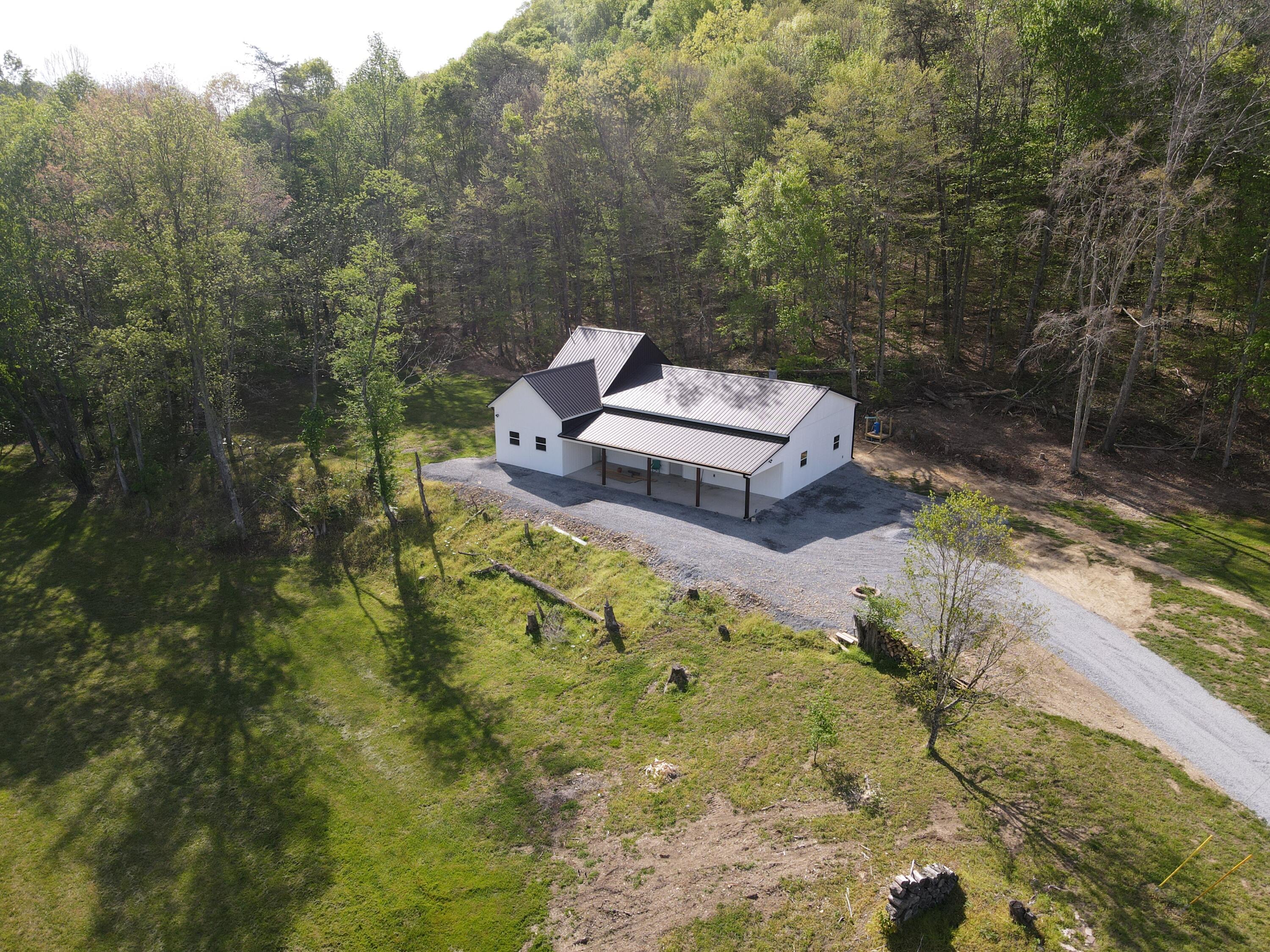 2748 Damron Creek Road Property Photo 5