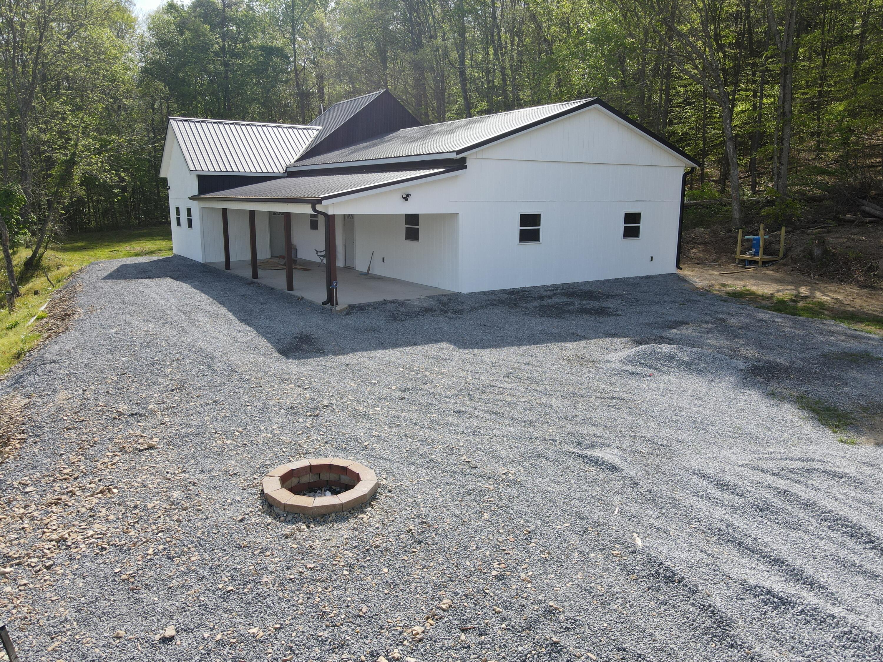 2748 Damron Creek Road Property Photo 6