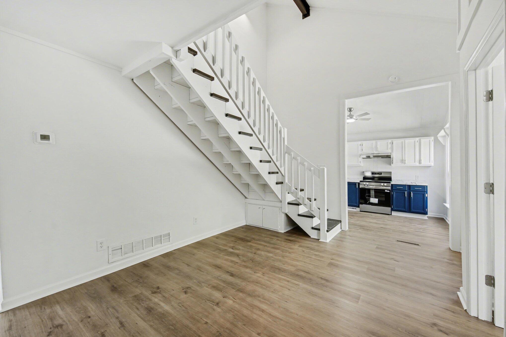 34 Circle Way Property Photo 9