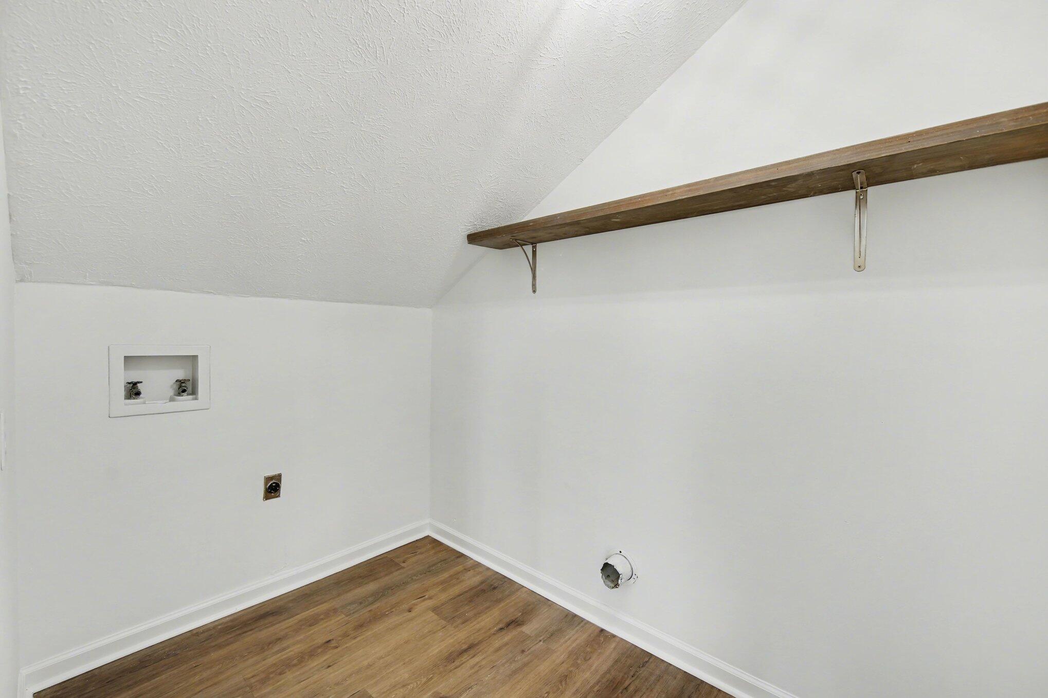 34 Circle Way Property Photo 16