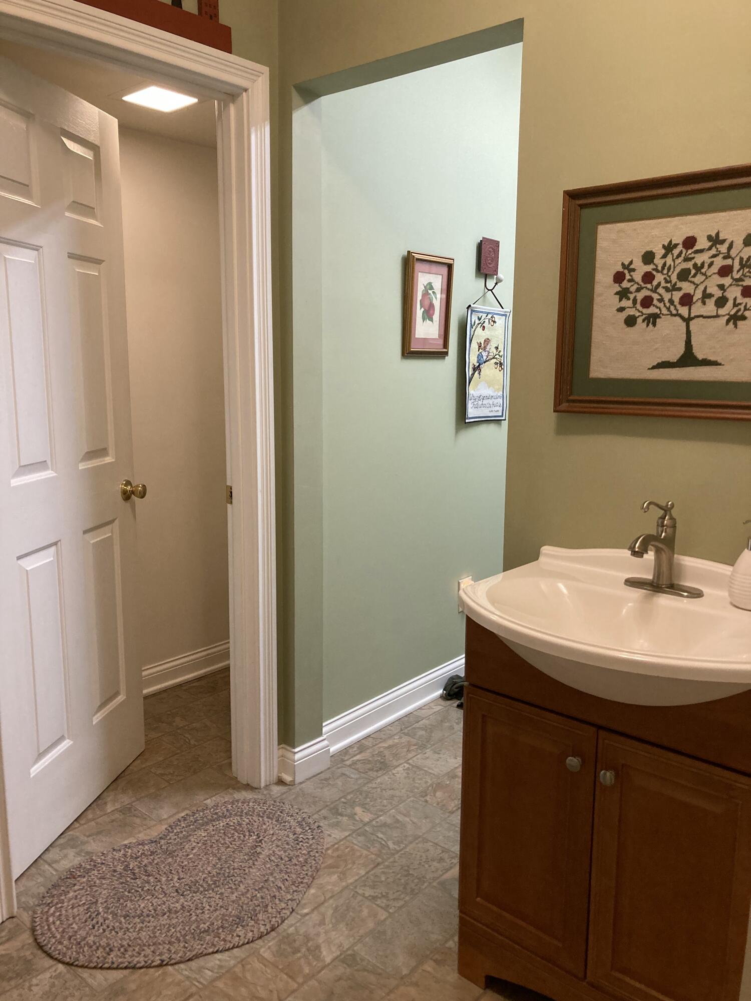 1021 Wesbend Drive Property Photo 14