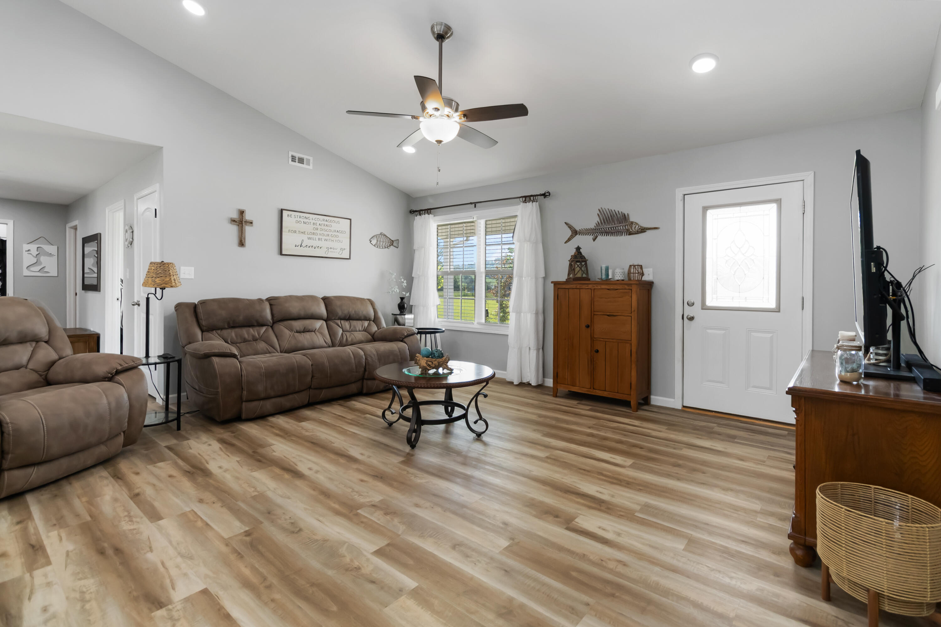350 Misty Drive Property Photo 4