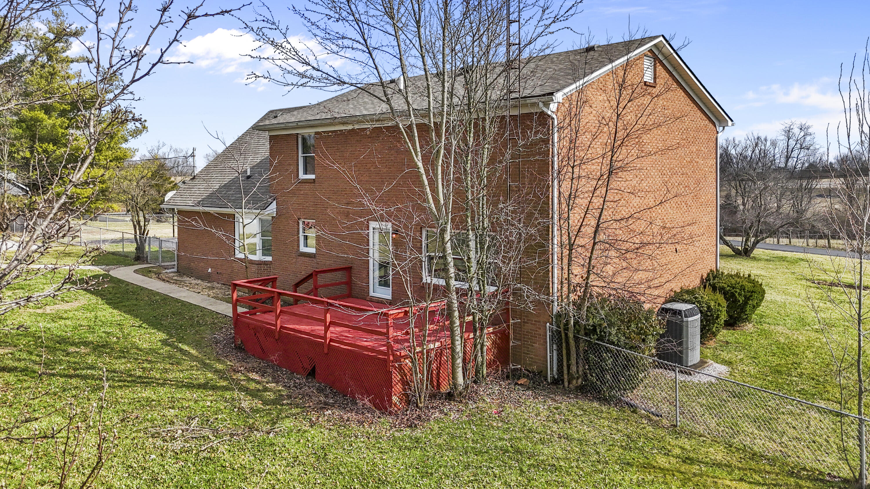 209 Oregon Road Property Photo 7