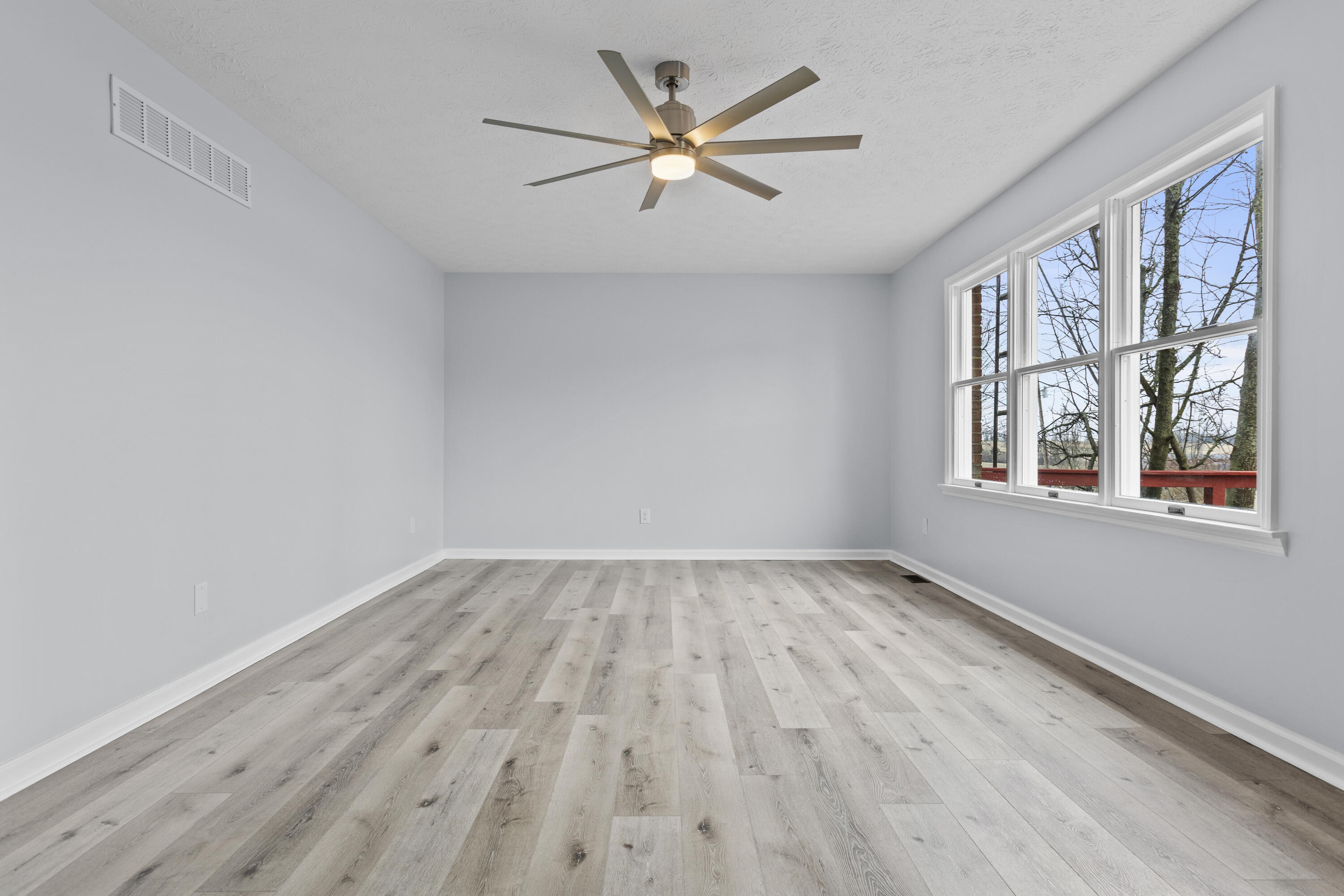 209 Oregon Road Property Photo 8