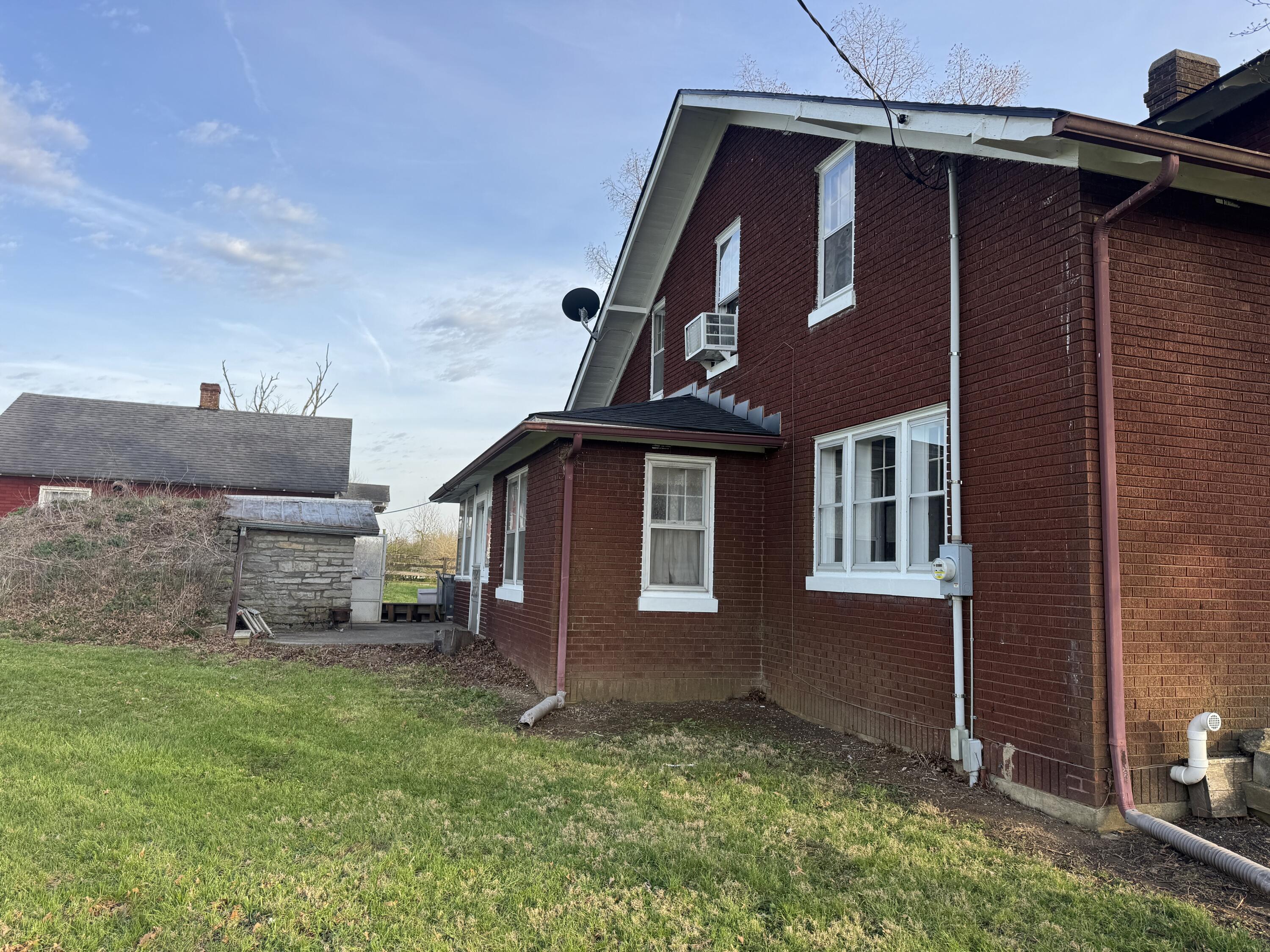 130 E Union Road Property Photo 3