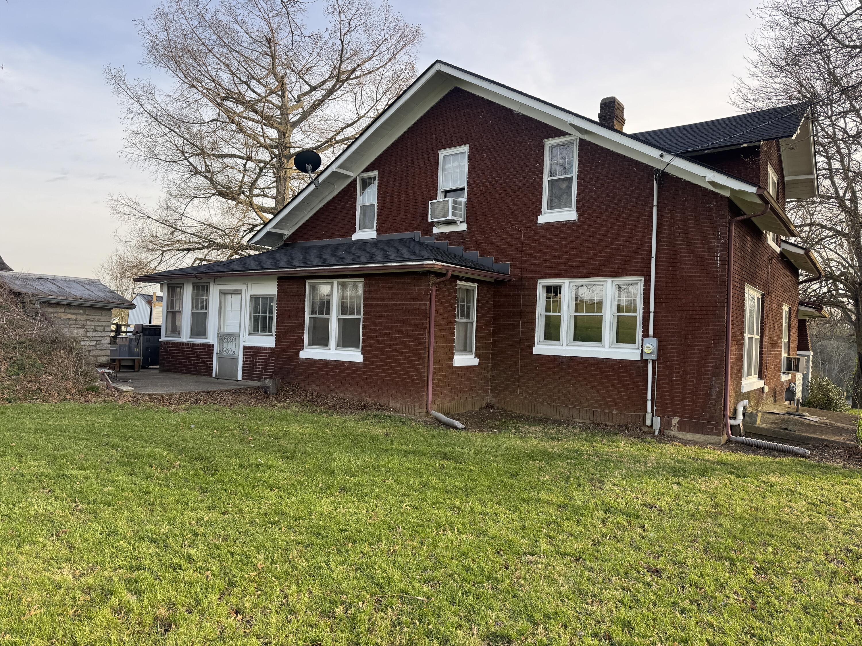 130 E Union Road Property Photo 5