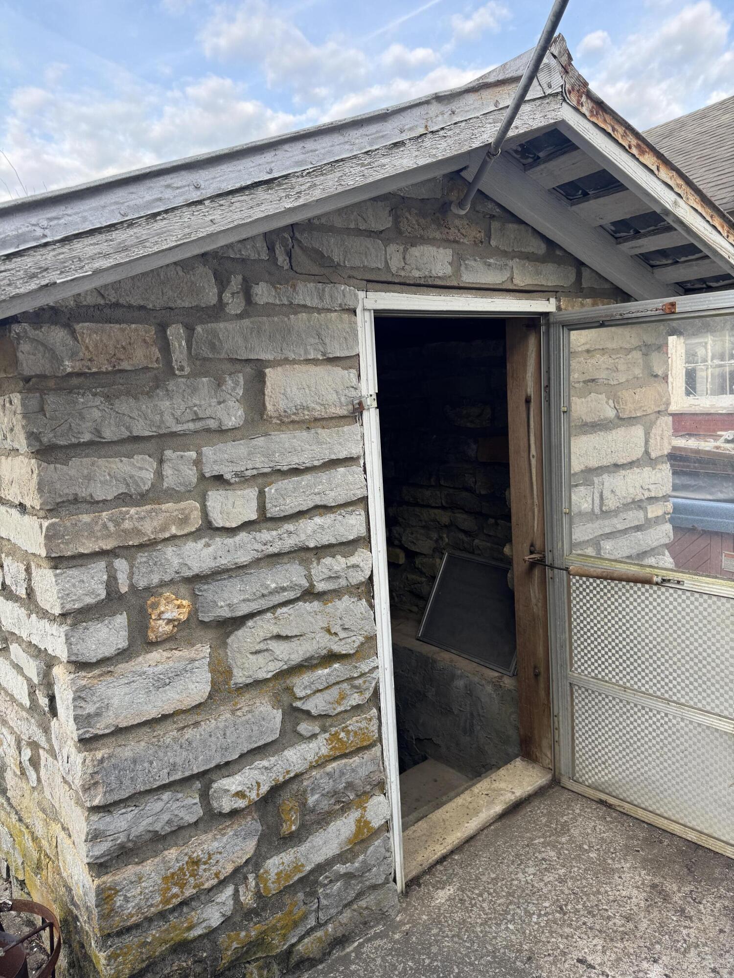 130 E Union Road Property Photo 8
