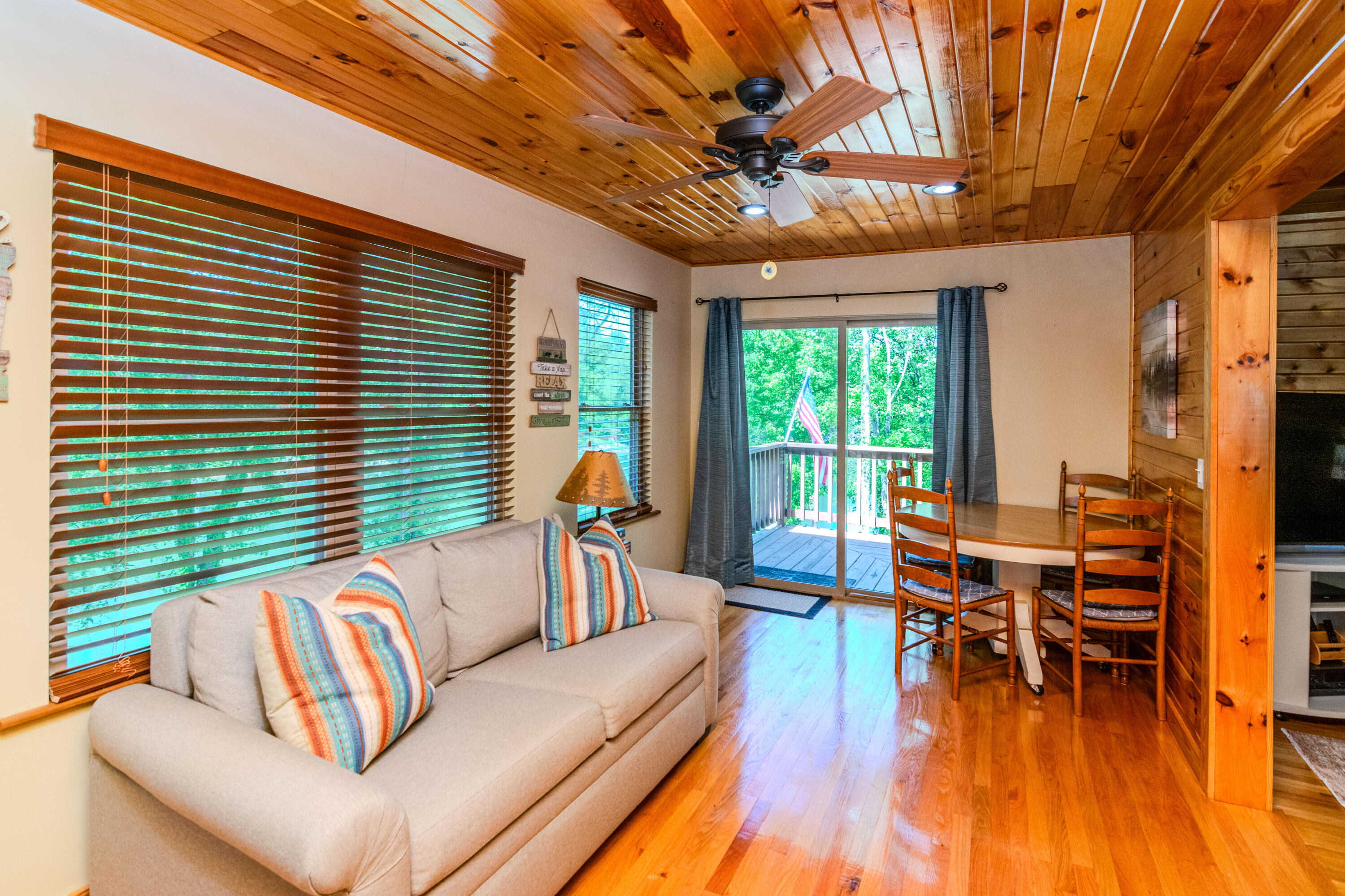 322 Weekender Lane Property Photo 21