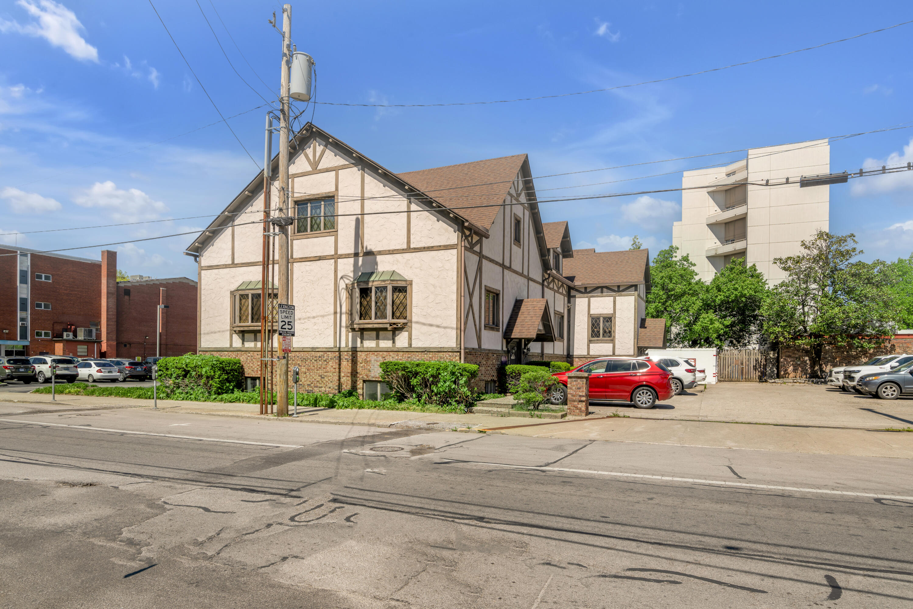 277 E High Street Property Photo 10
