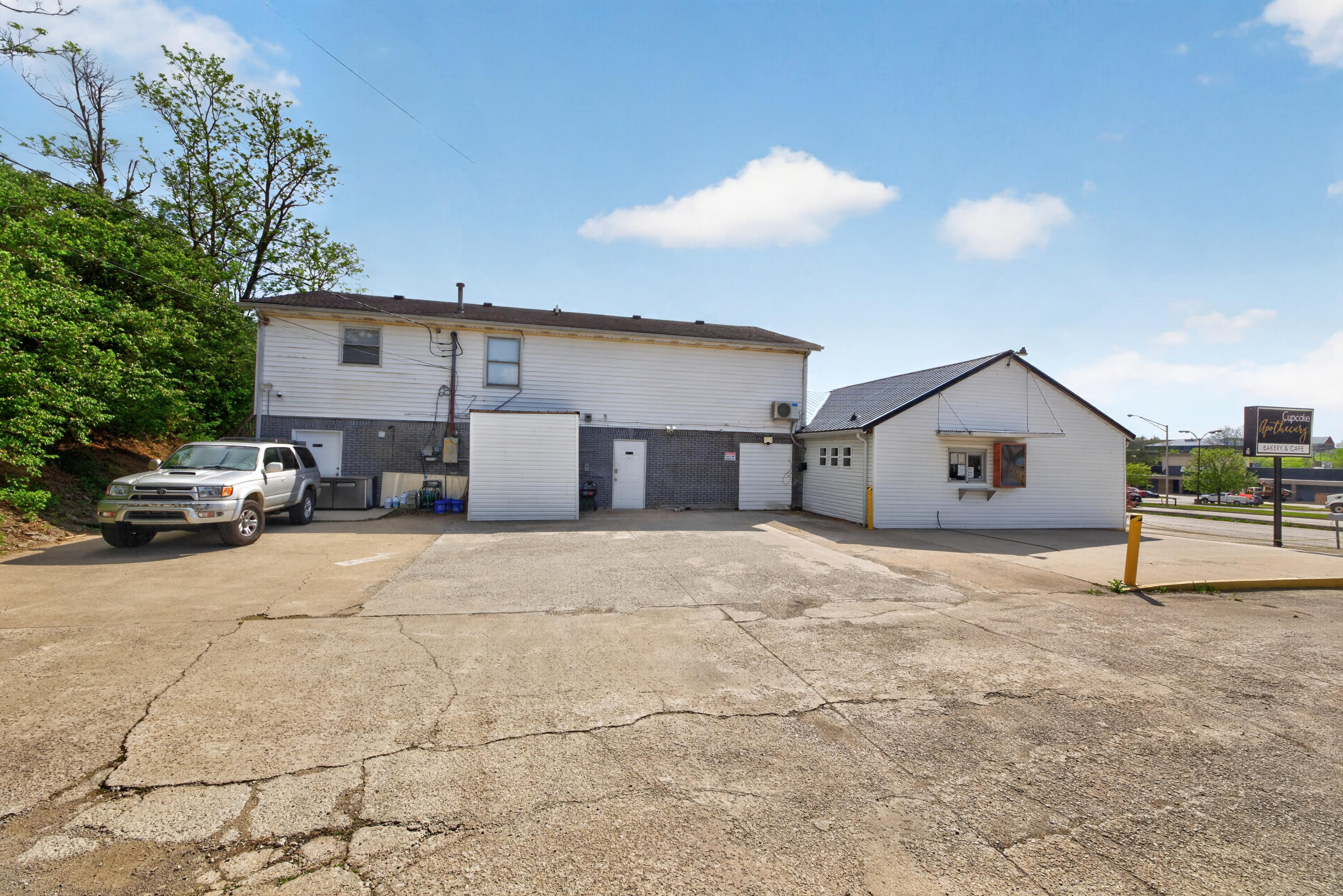 808 Bypass Road Property Photo 4