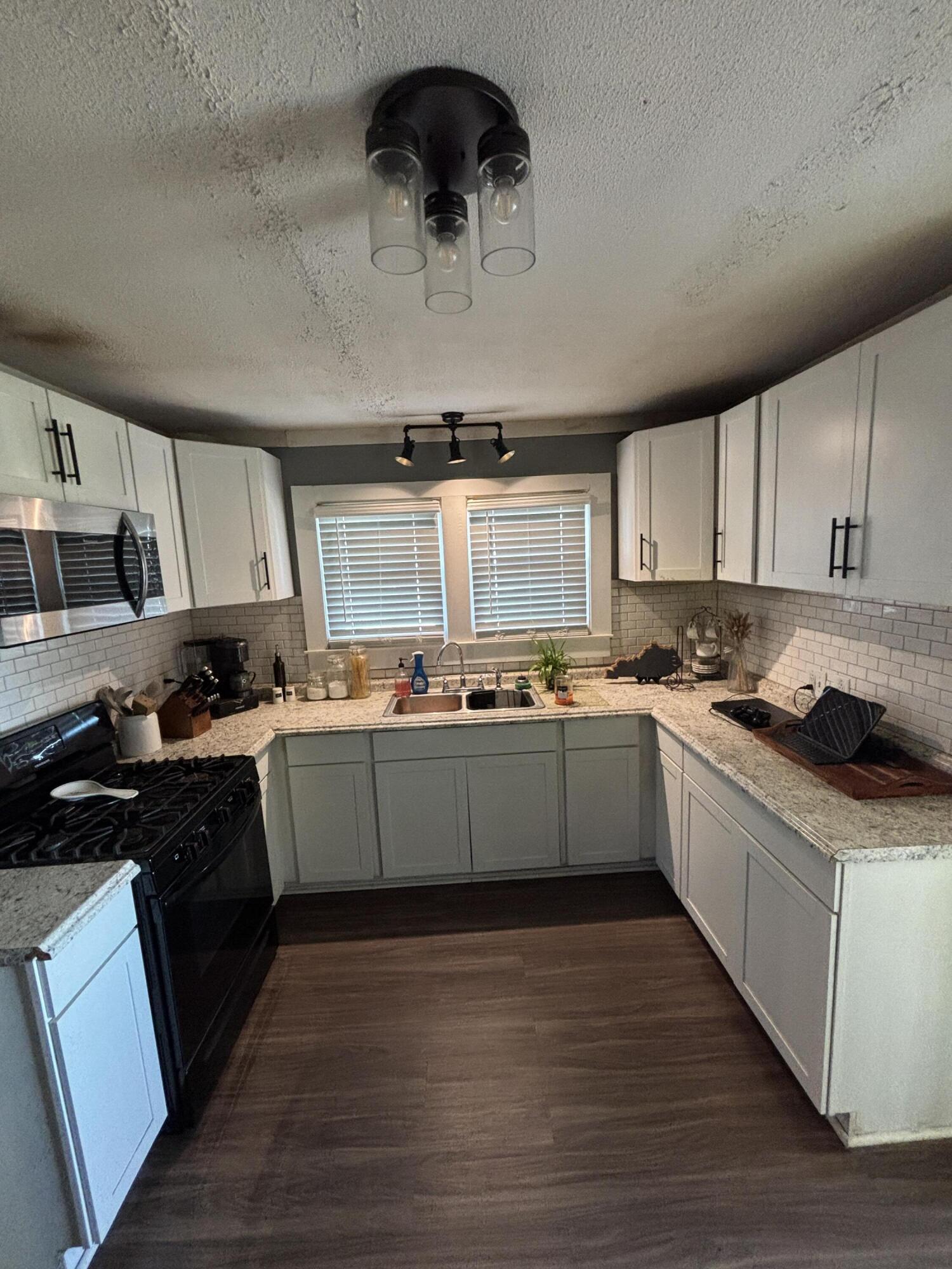 1303 Devils Hollow Road Property Photo 3