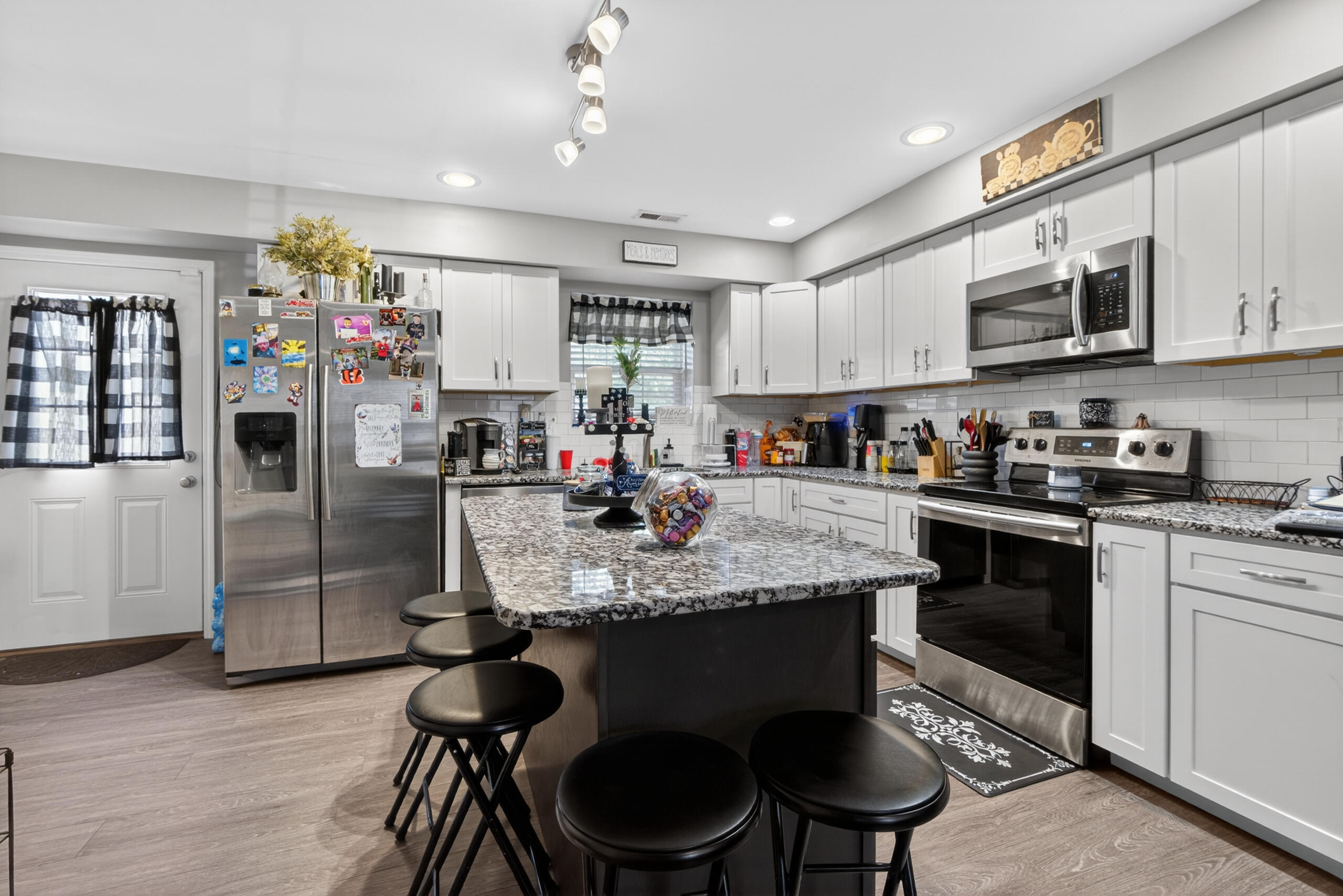 1831 Brent Street Property Photo 8