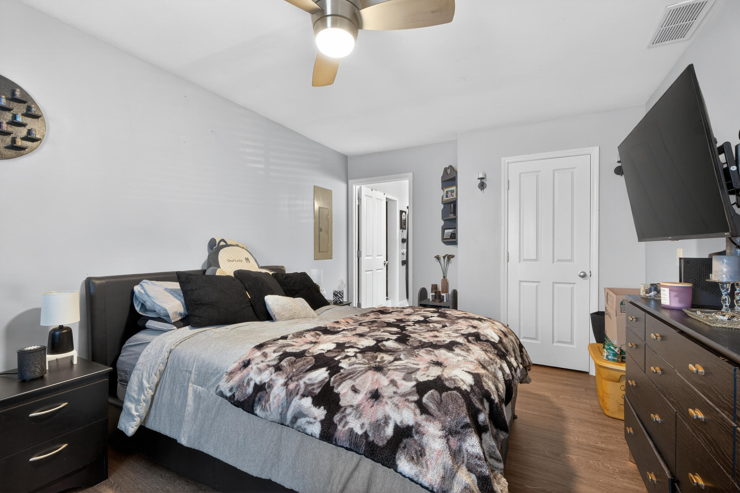1831 Brent Street Property Photo 13