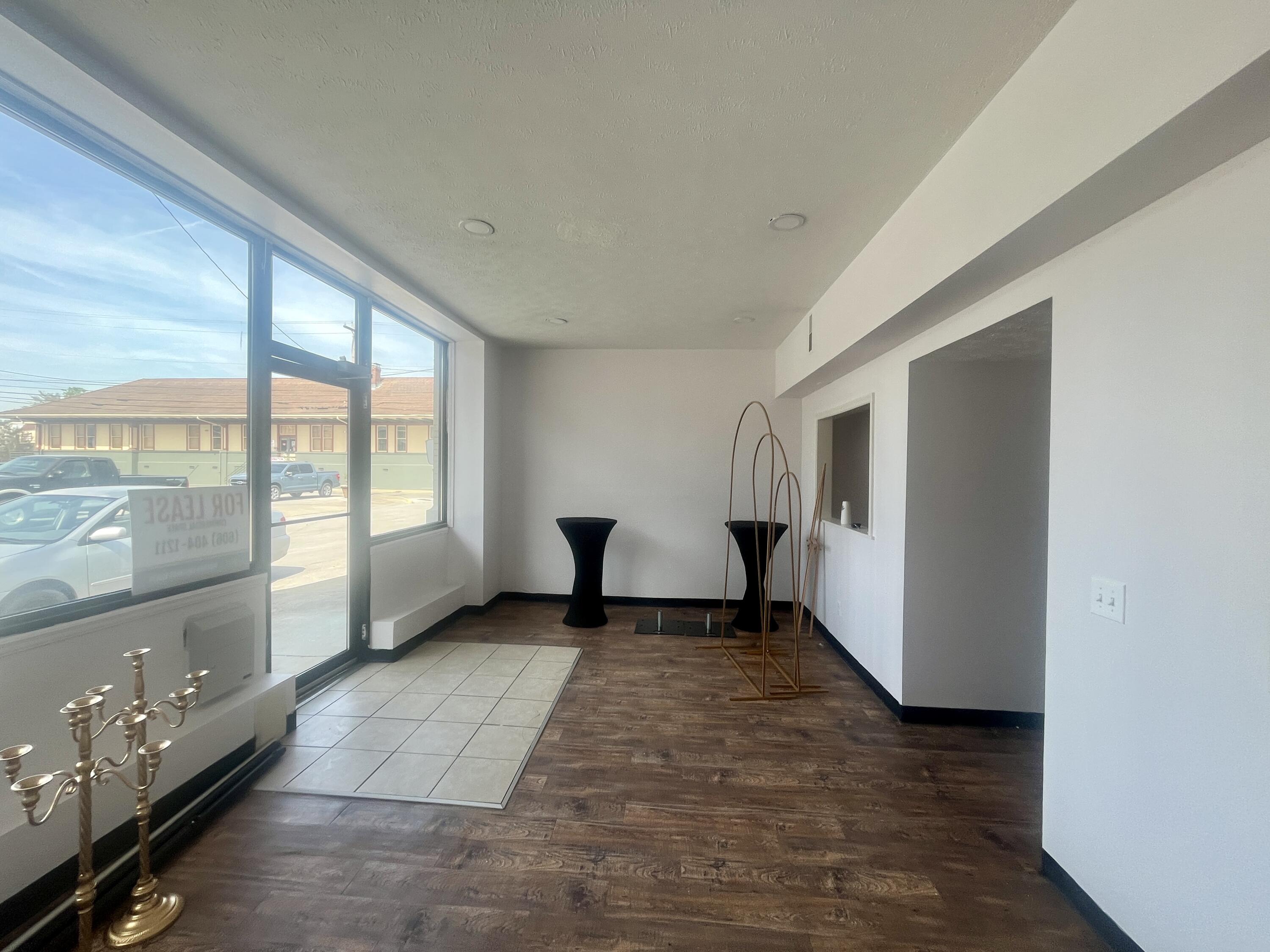 107 E 1st Street Property Photo 6