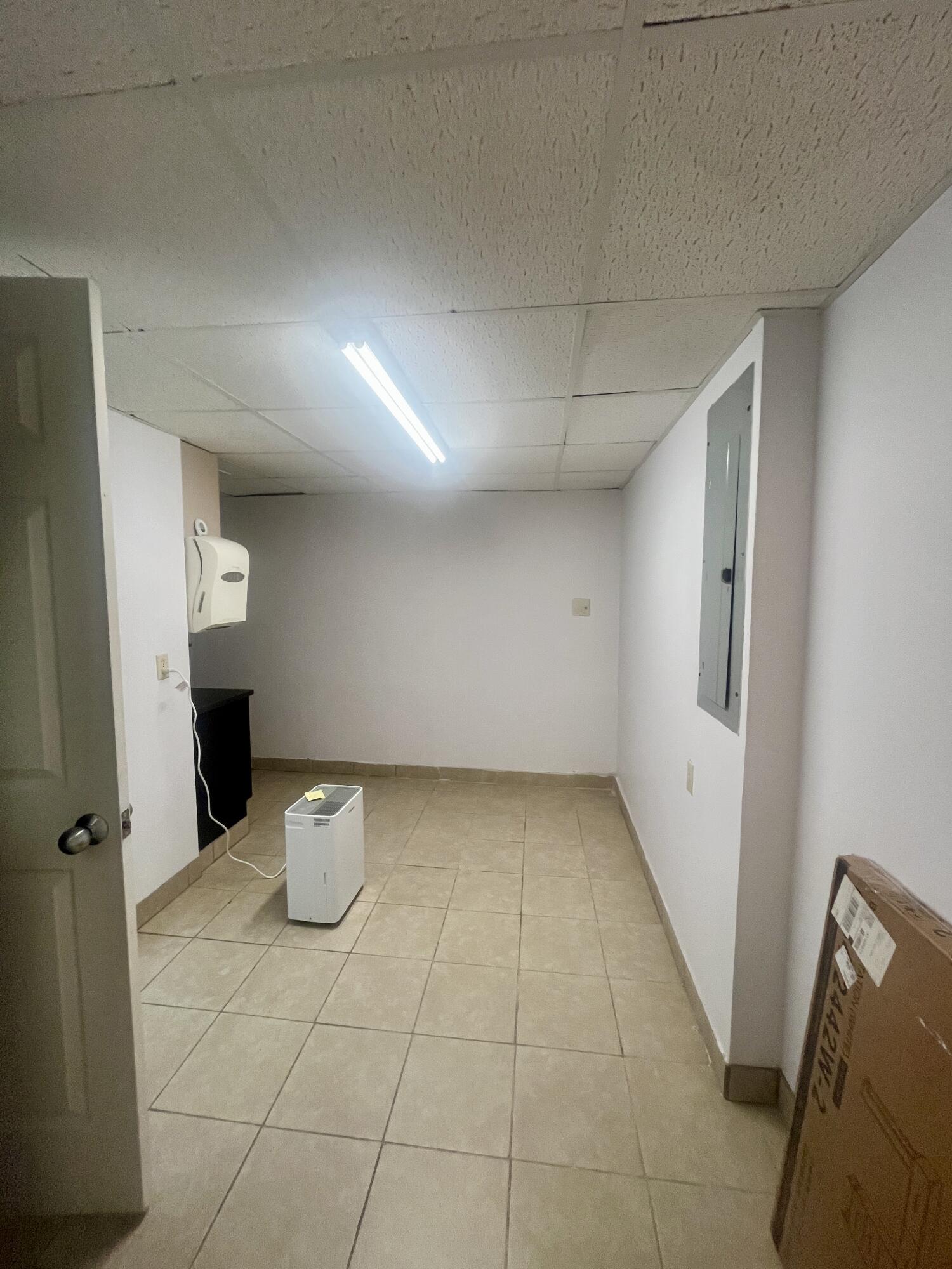 107 E 1st Street Property Photo 14