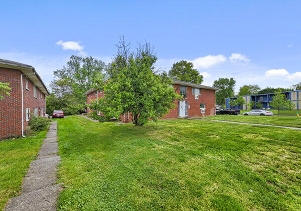 1921 Oxford Circle Property Photo 9