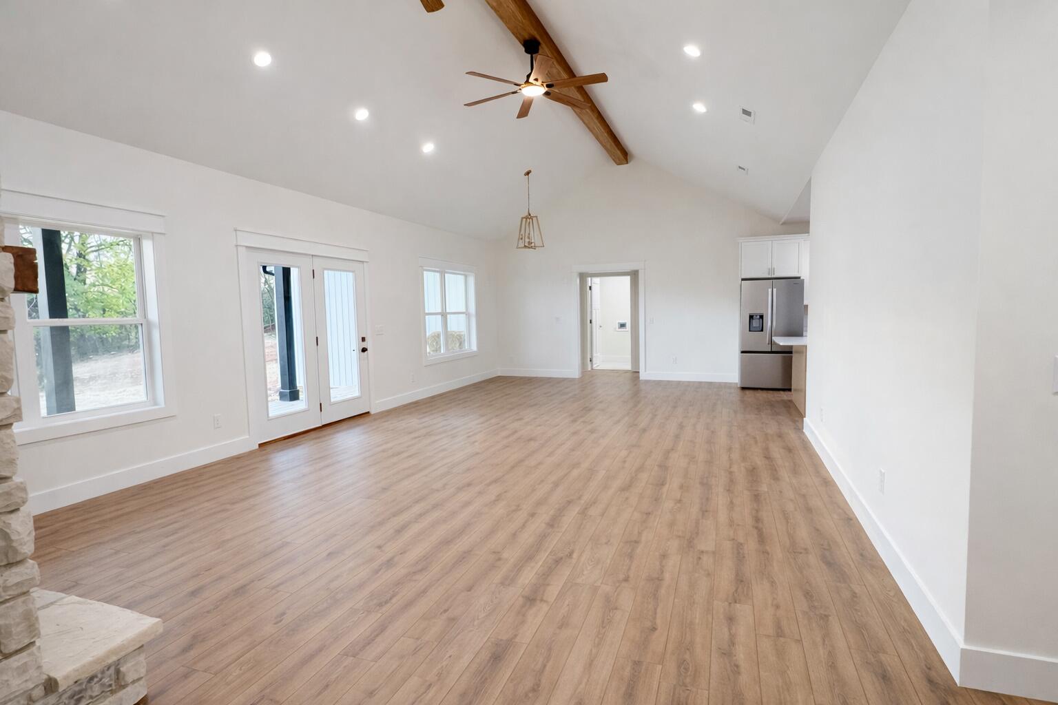 63 Iris Point Property Photo 5