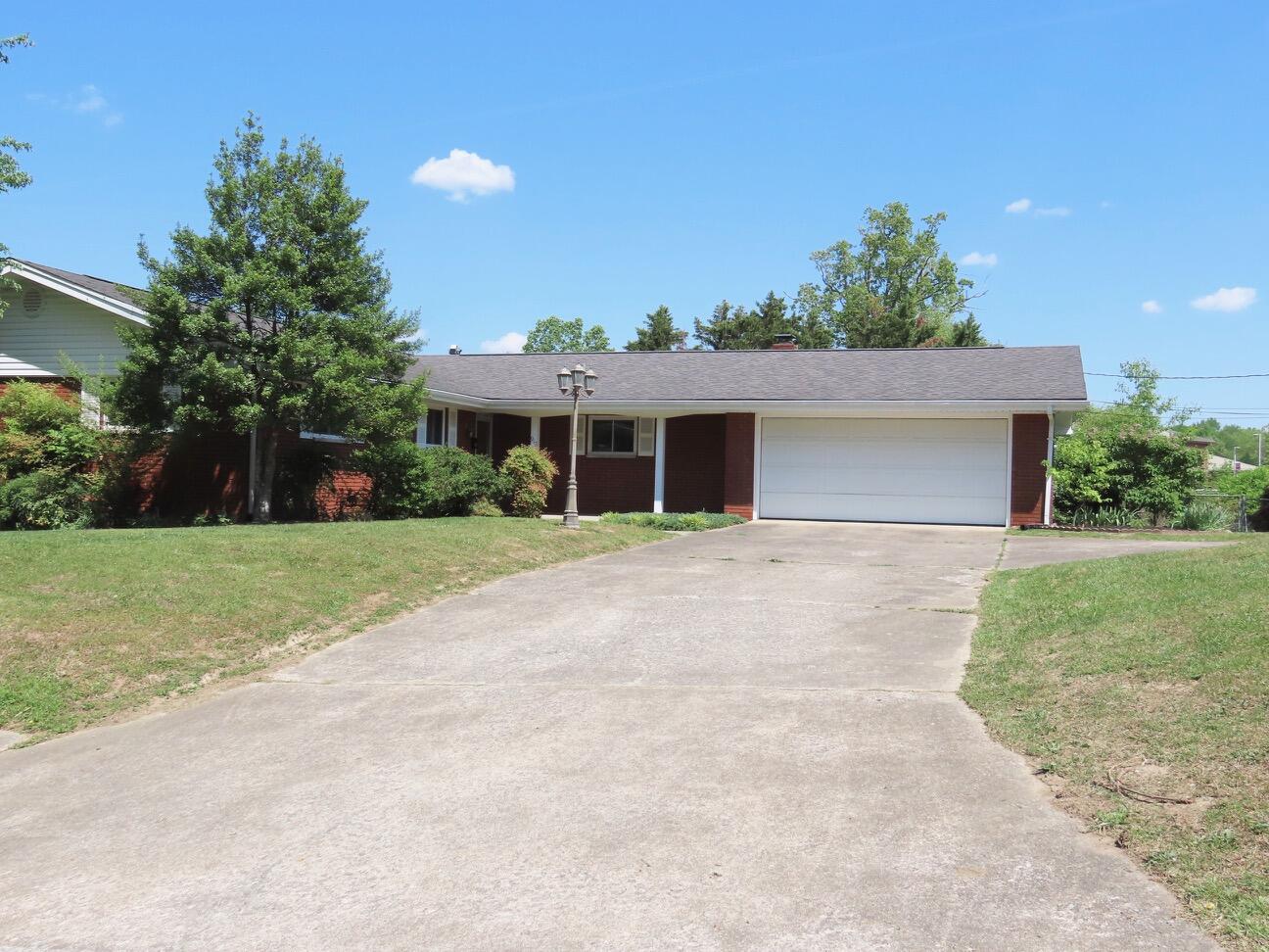 912 Barbourville Street Property Photo 3