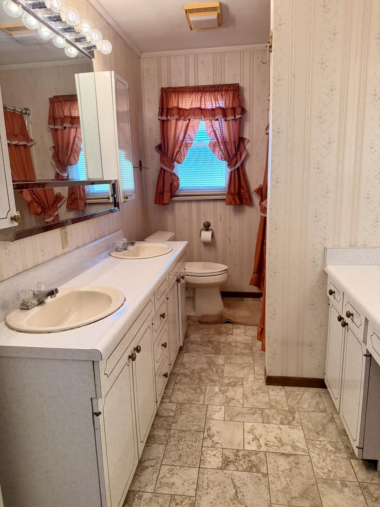 324 Hicks Lane Property Photo 29