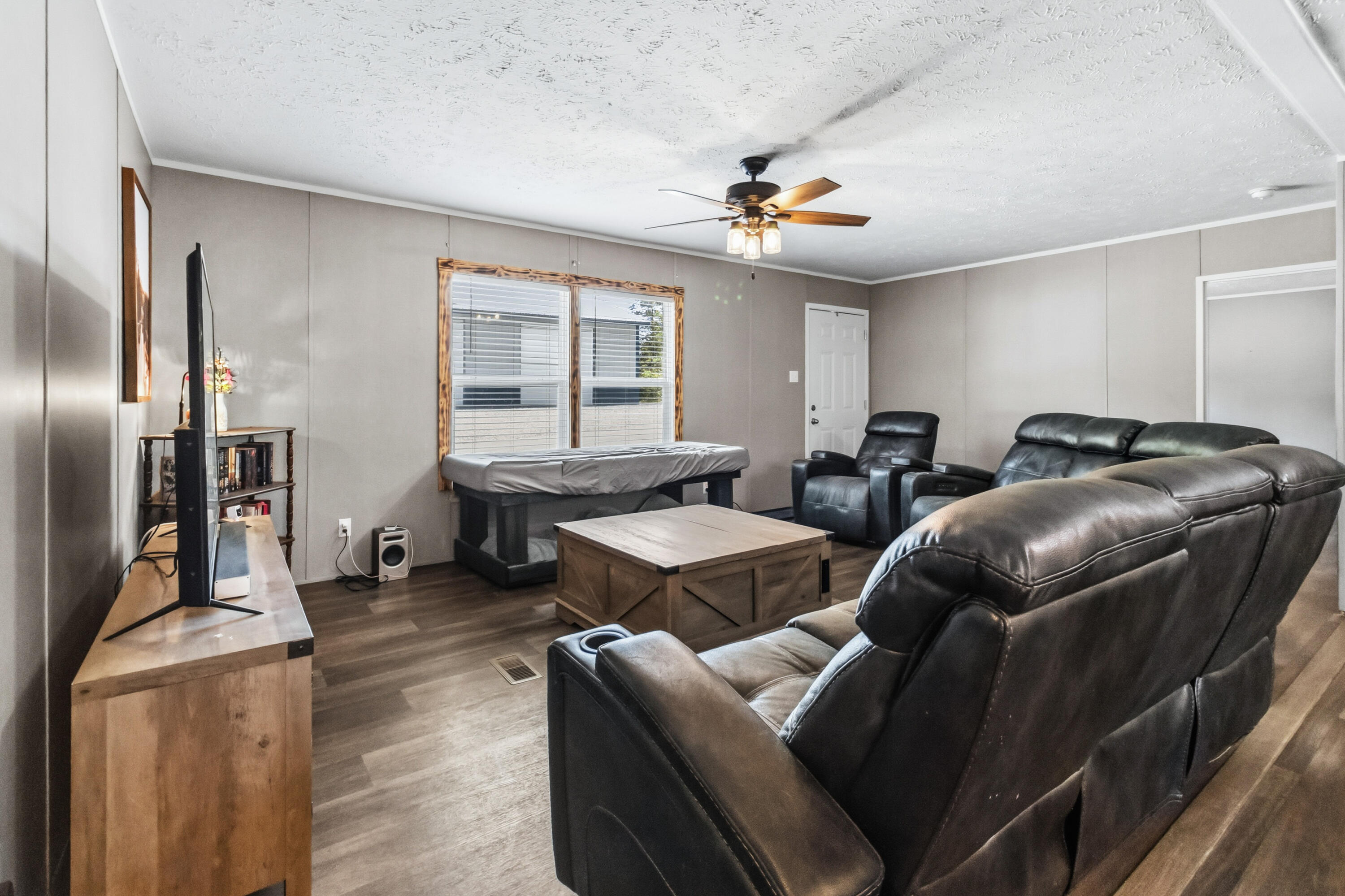 15 Spring Valley Drive Property Photo 6
