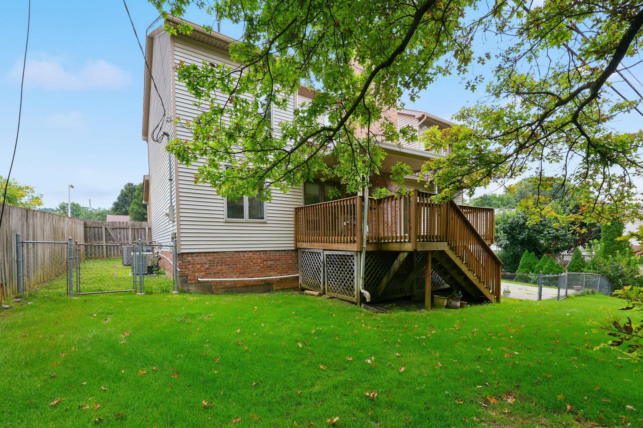 3504 Cheddington Lane Property Photo 4