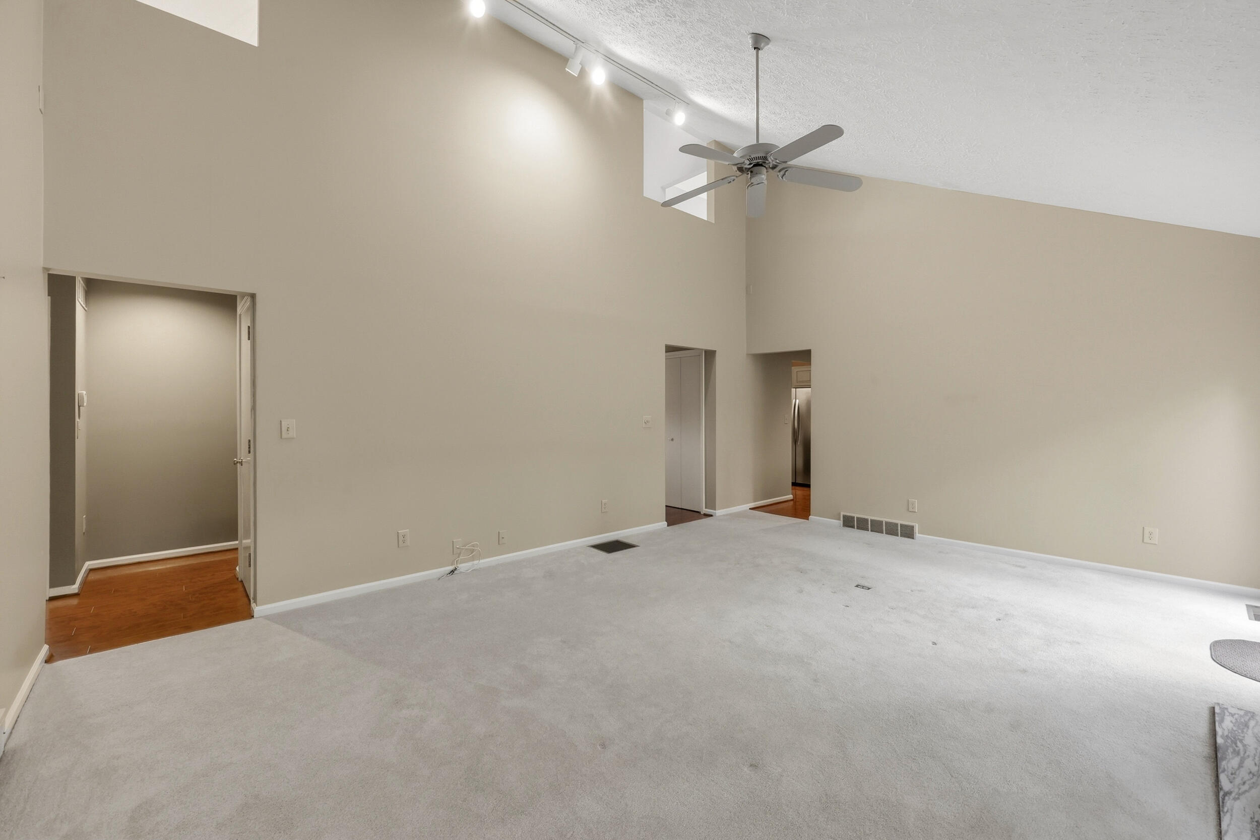 3504 Cheddington Lane Property Photo 9