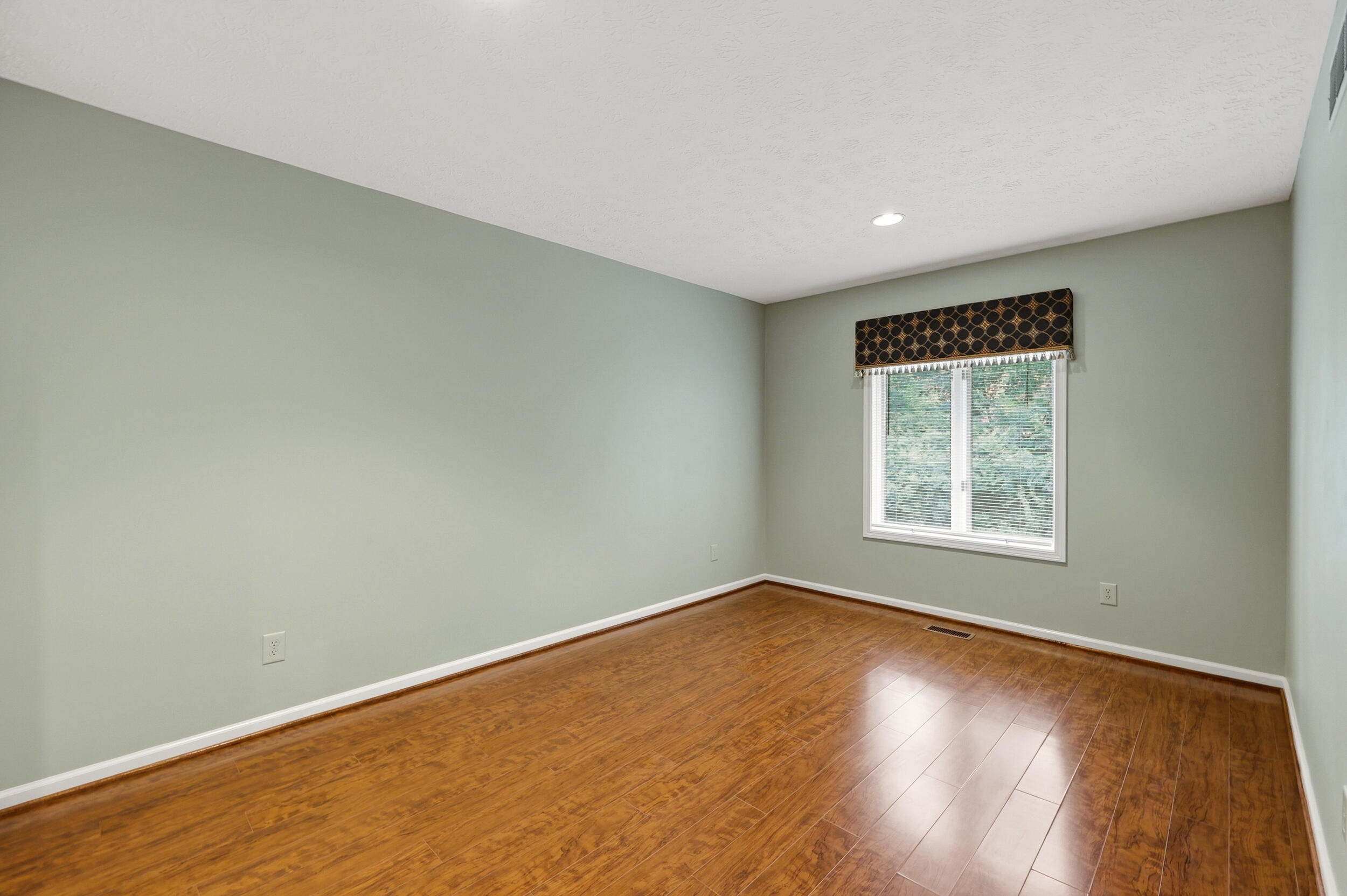 3504 Cheddington Lane Property Photo 11