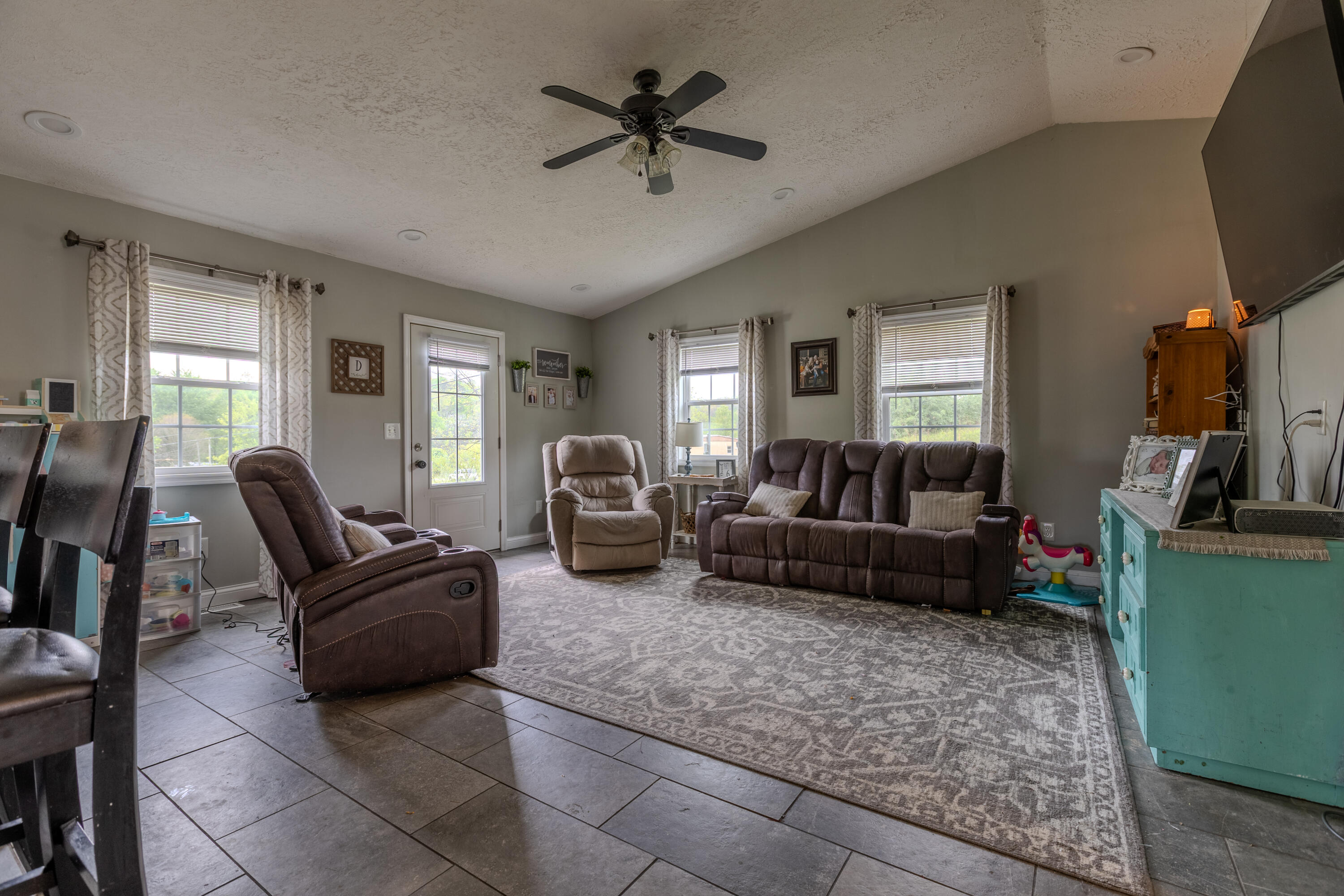 25 Dawn Property Photo 5