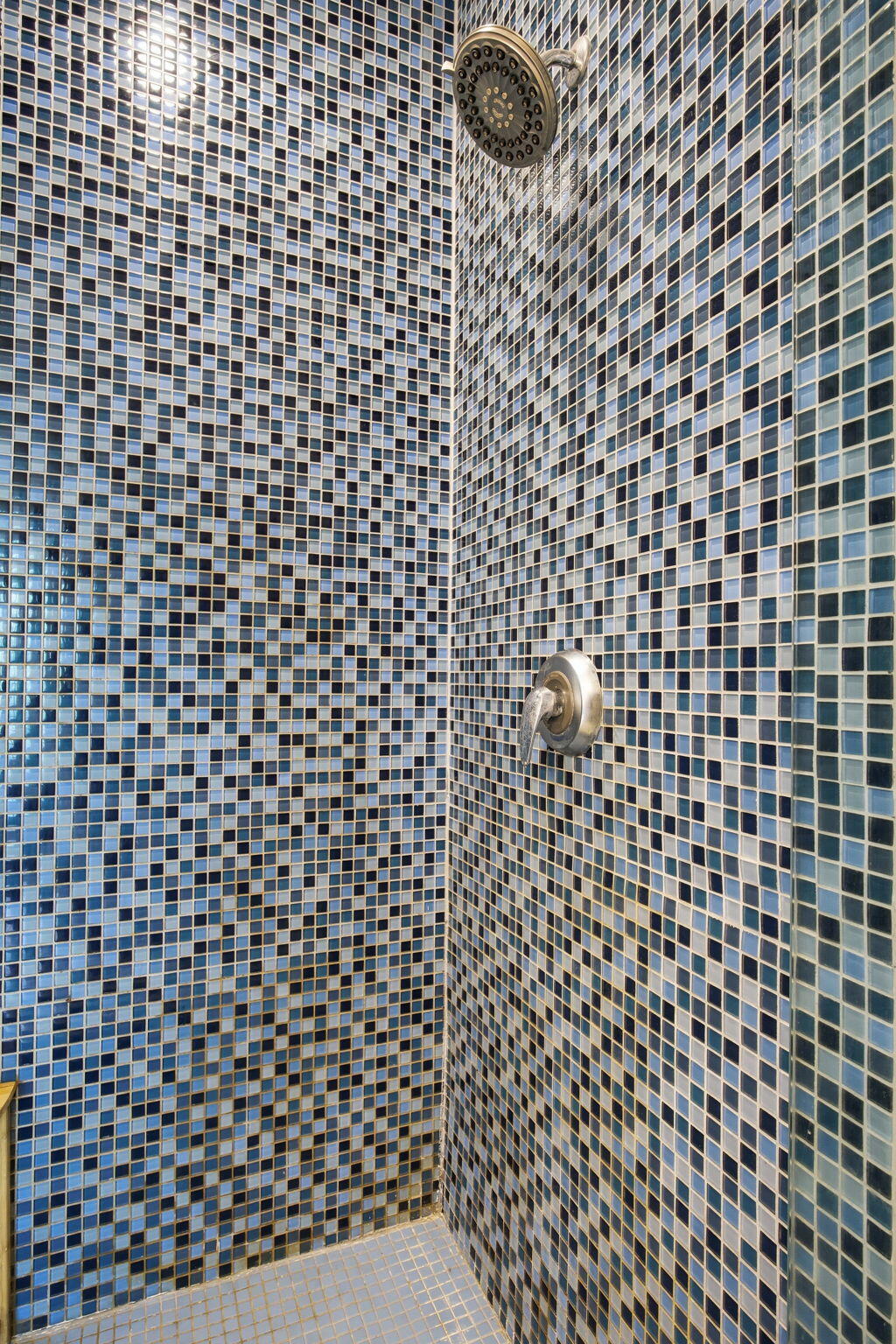 261 S Limestone 303 Property Photo 21