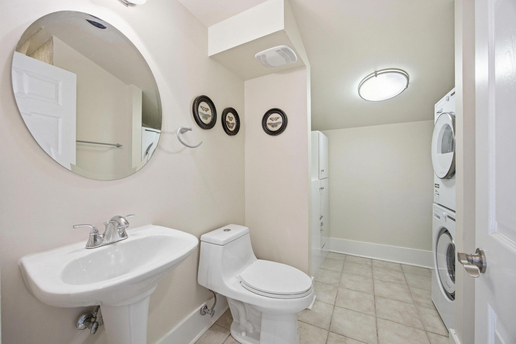 261 S Limestone 303 Property Photo 23