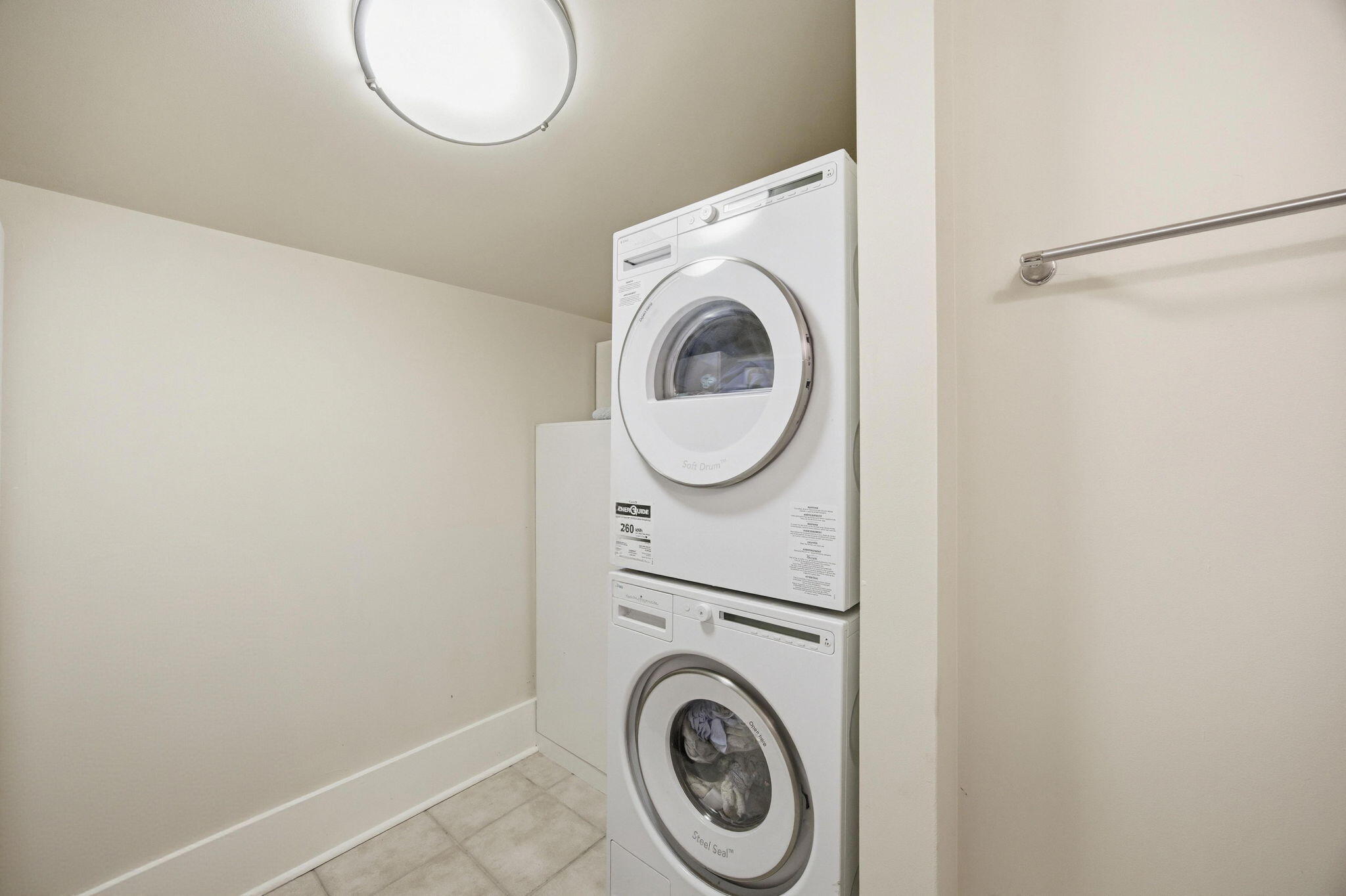 261 S Limestone 303 Property Photo 25