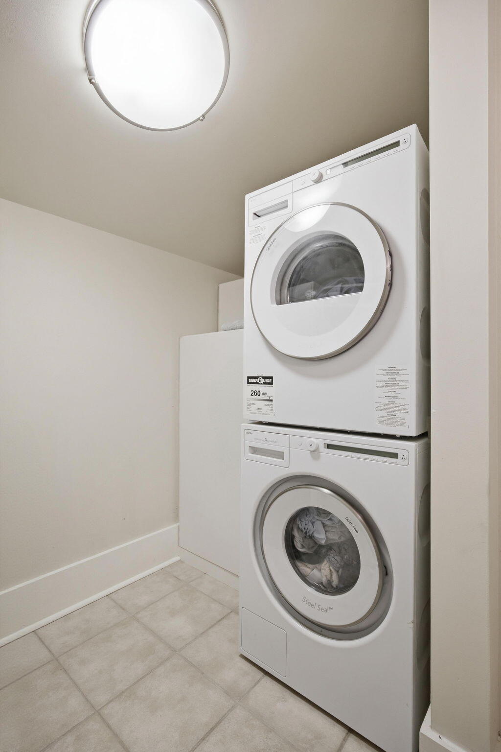 261 S Limestone 303 Property Photo 26