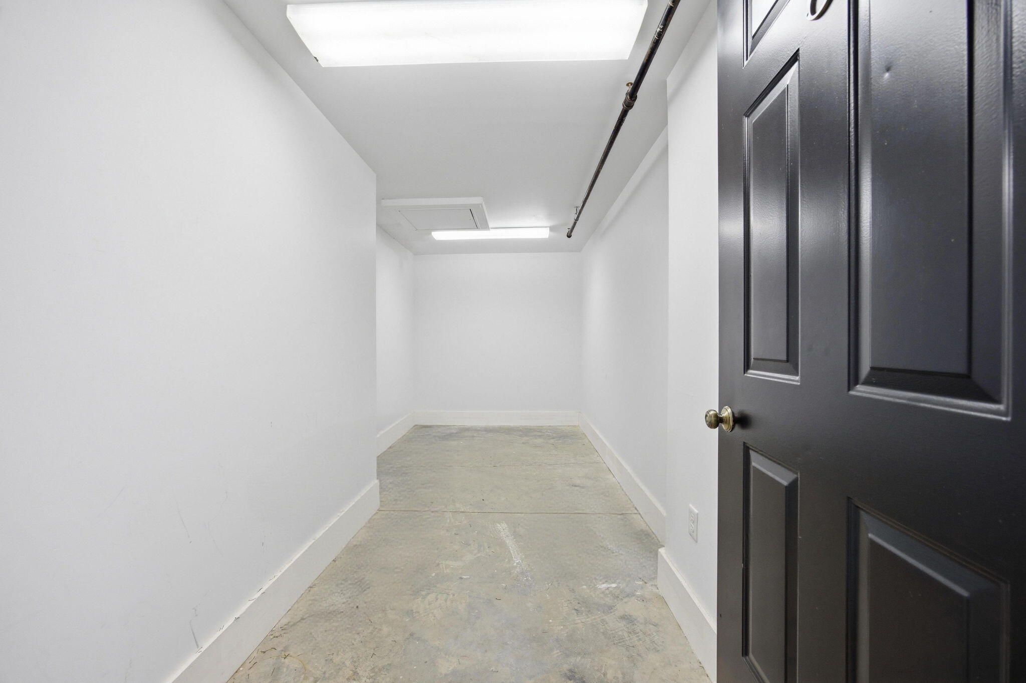261 S Limestone 303 Property Photo 40