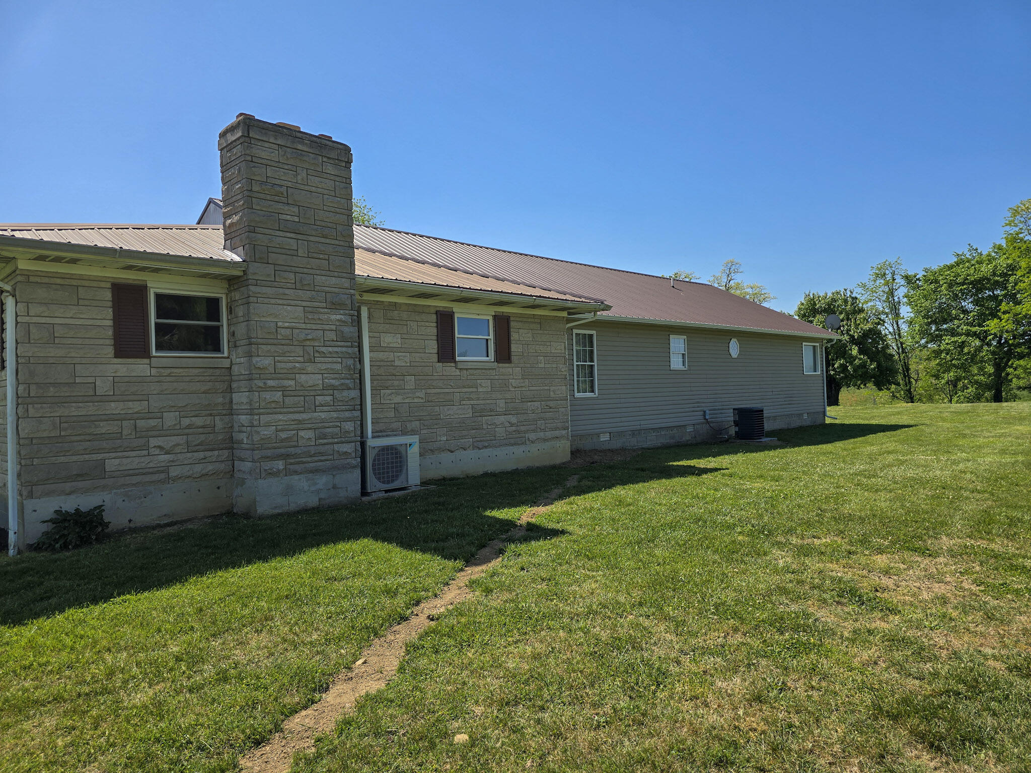 3014 Poplar Hill Road Property Photo 5