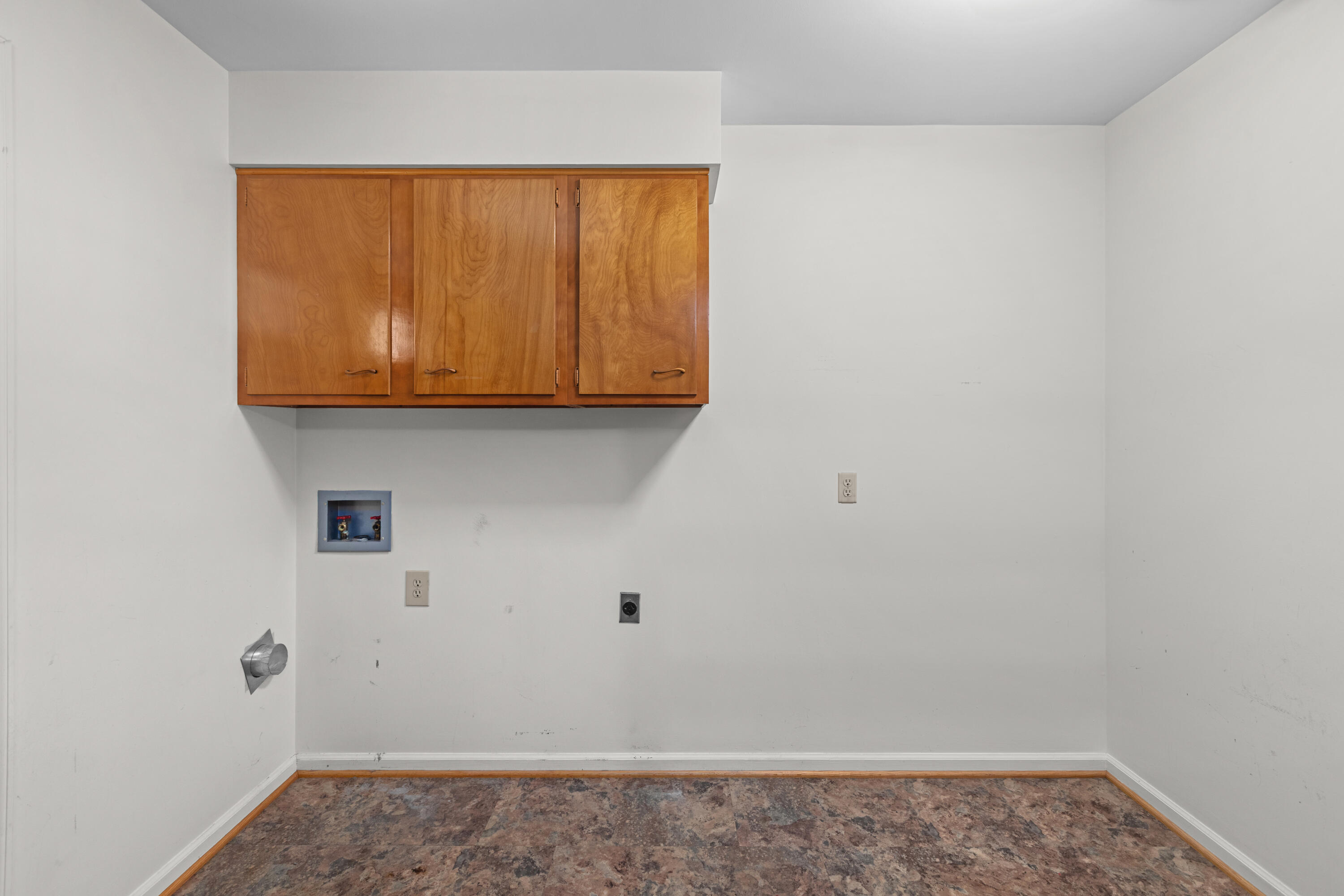 6888 Midway Road Property Photo 5