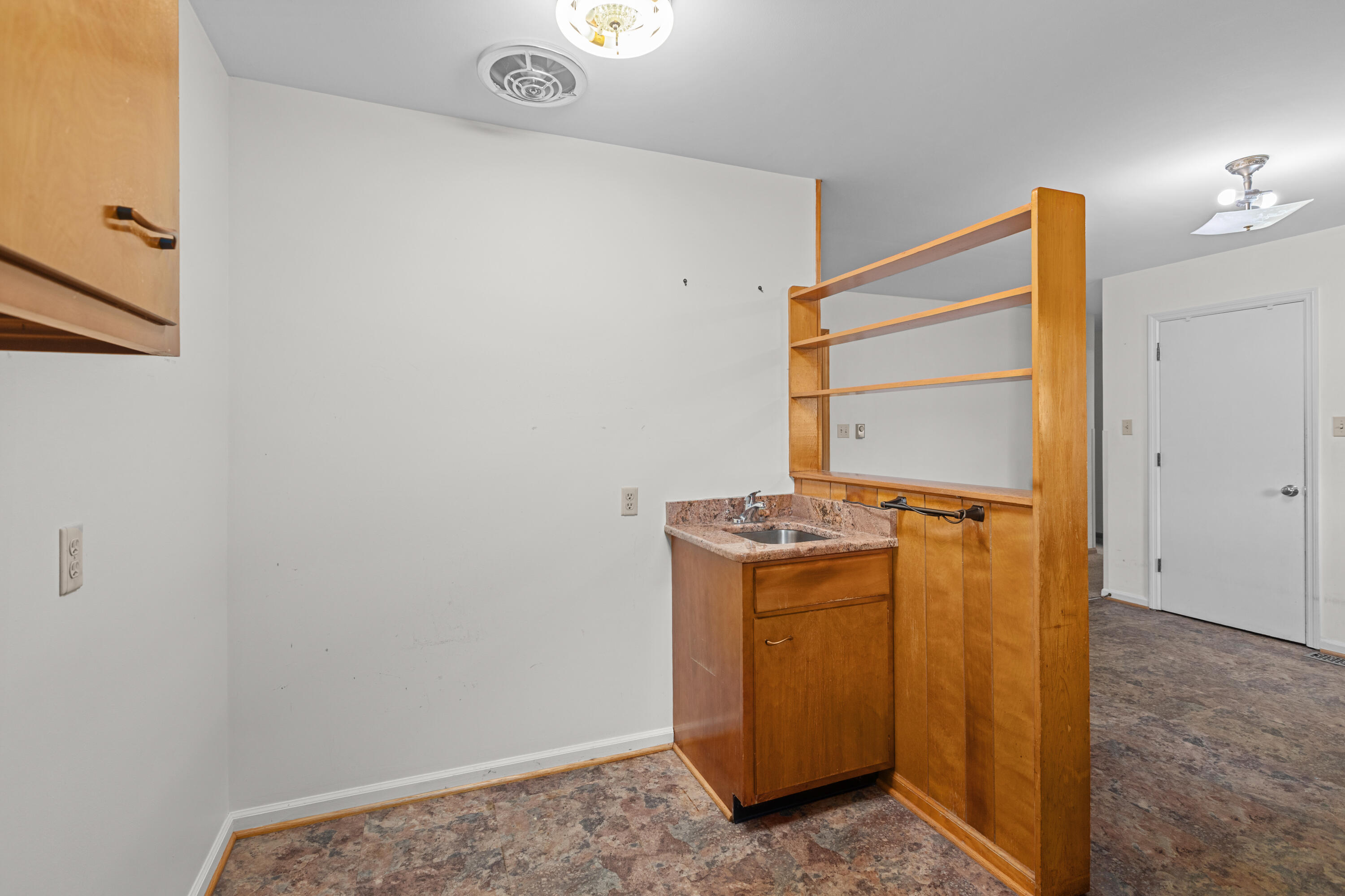 6888 Midway Road Property Photo 6