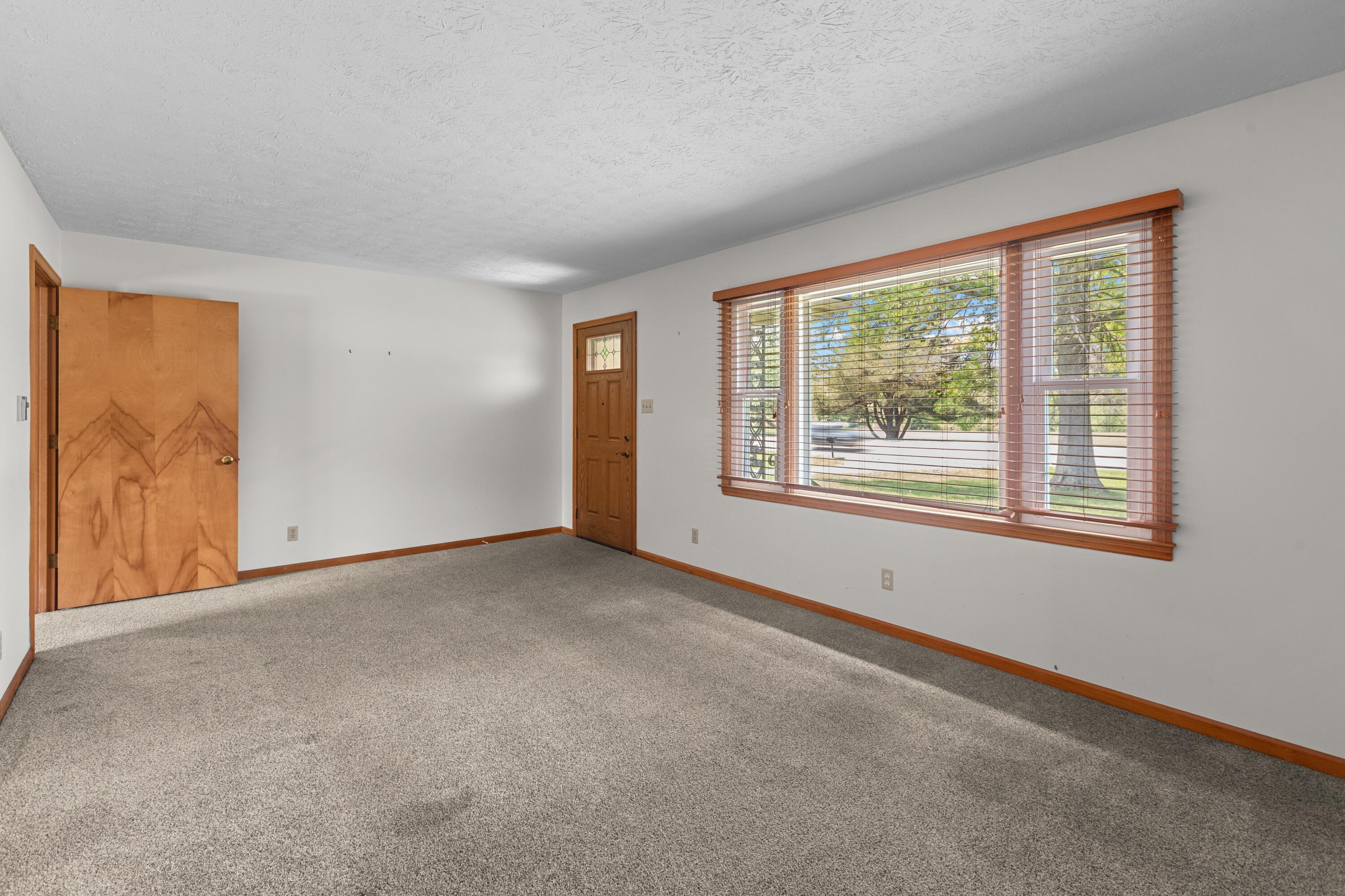 6888 Midway Road Property Photo 8