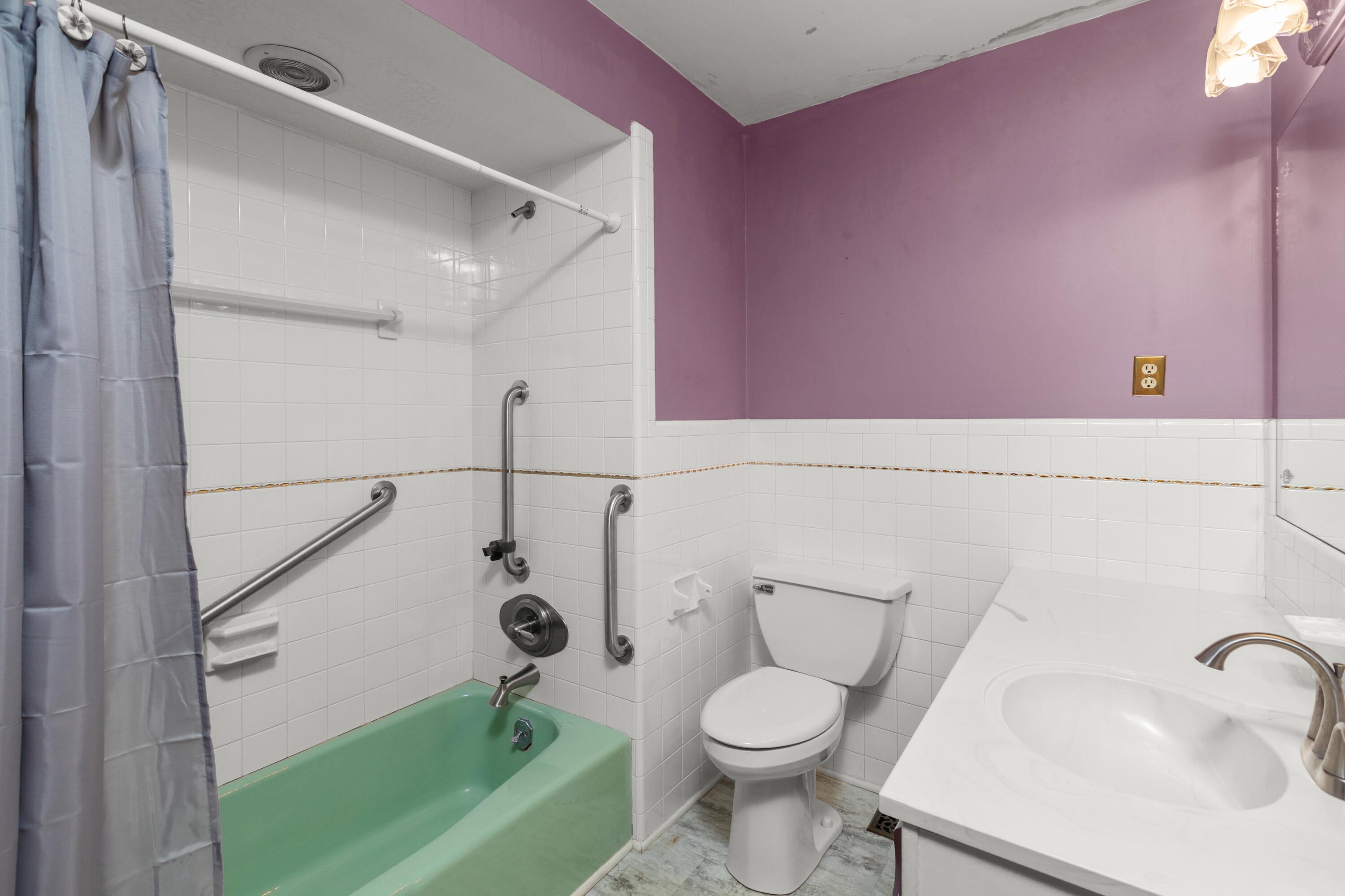 6888 Midway Road Property Photo 15