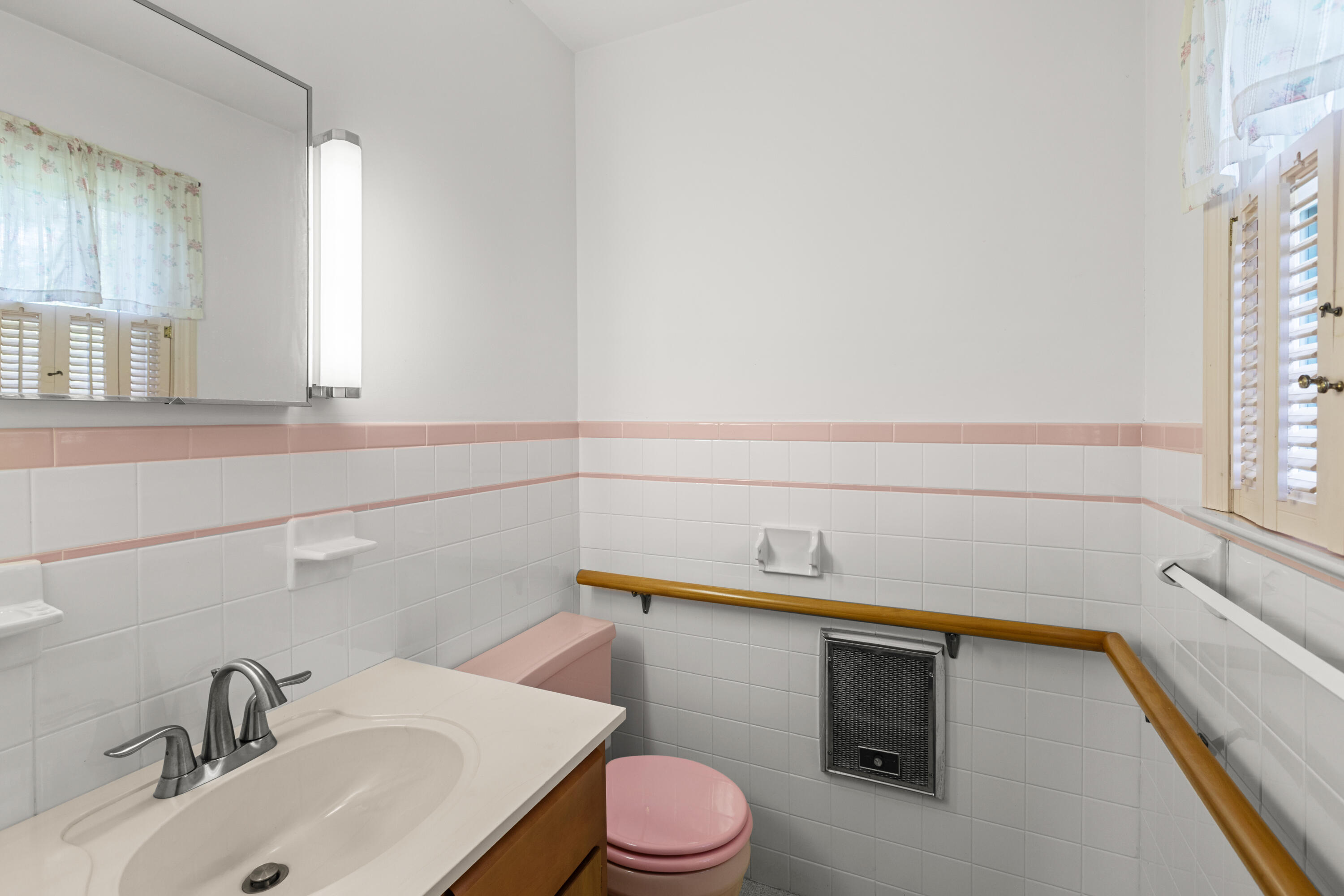 6888 Midway Road Property Photo 19